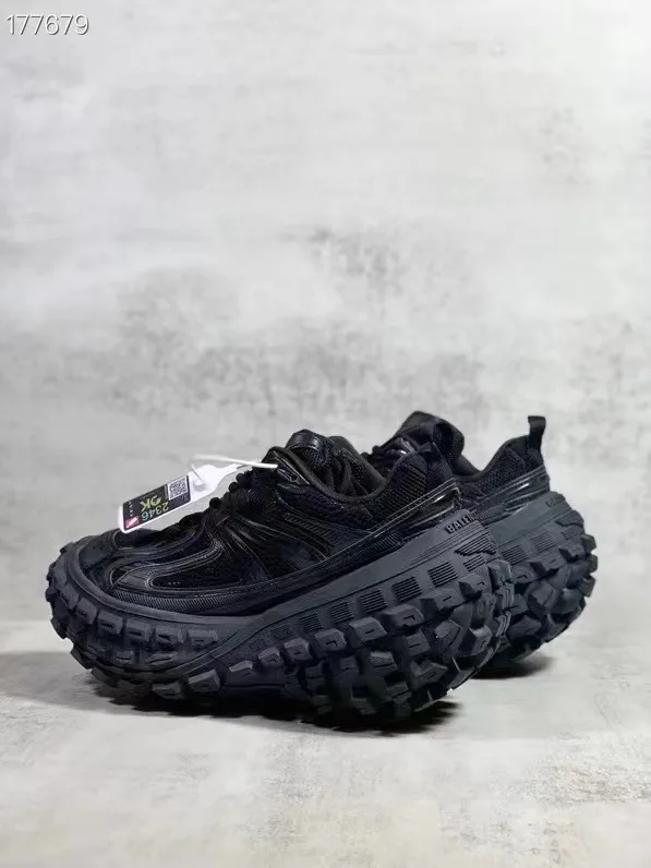 Кроссовки Женские Balenciaga 11670869