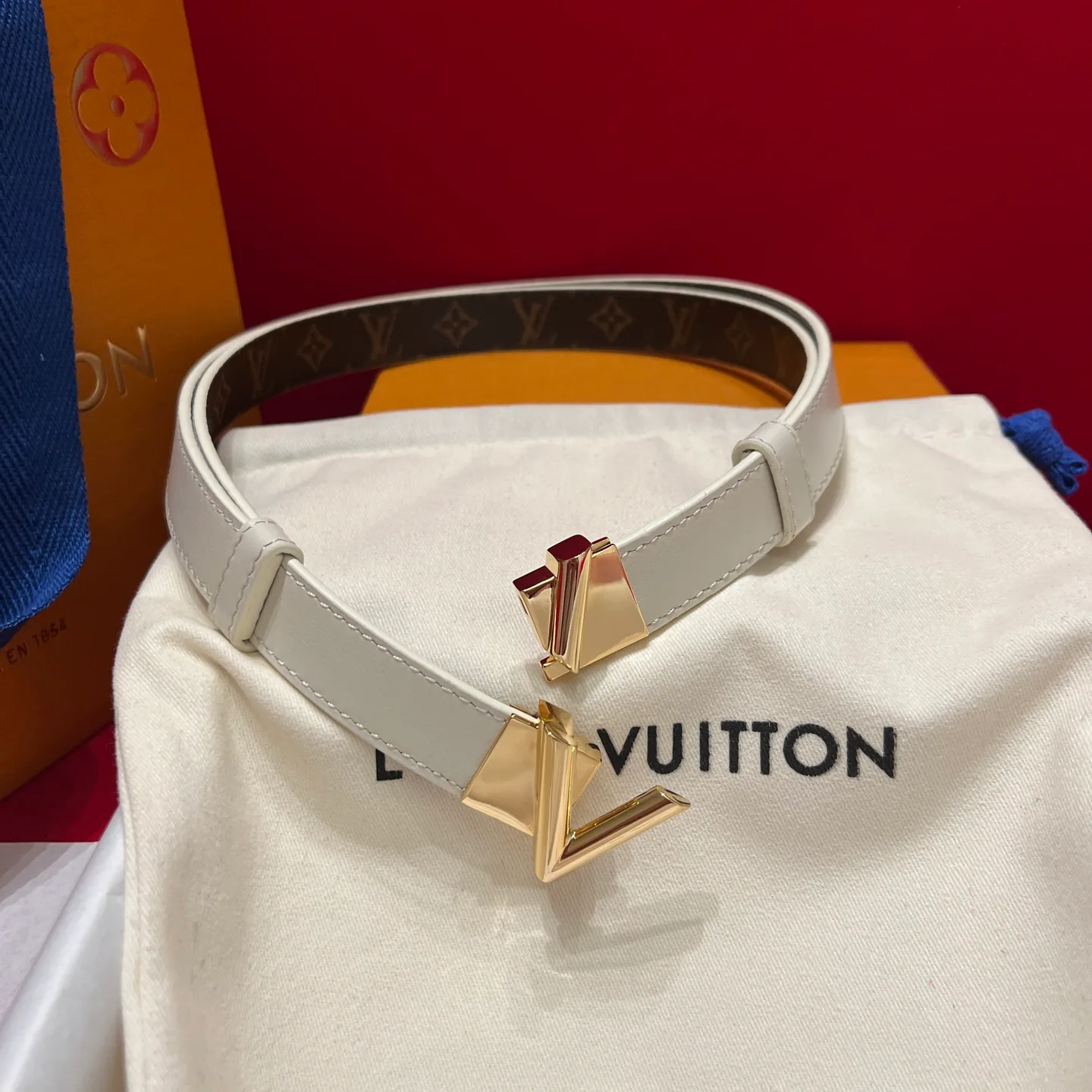 Ремни Louis Vuitton 17838520