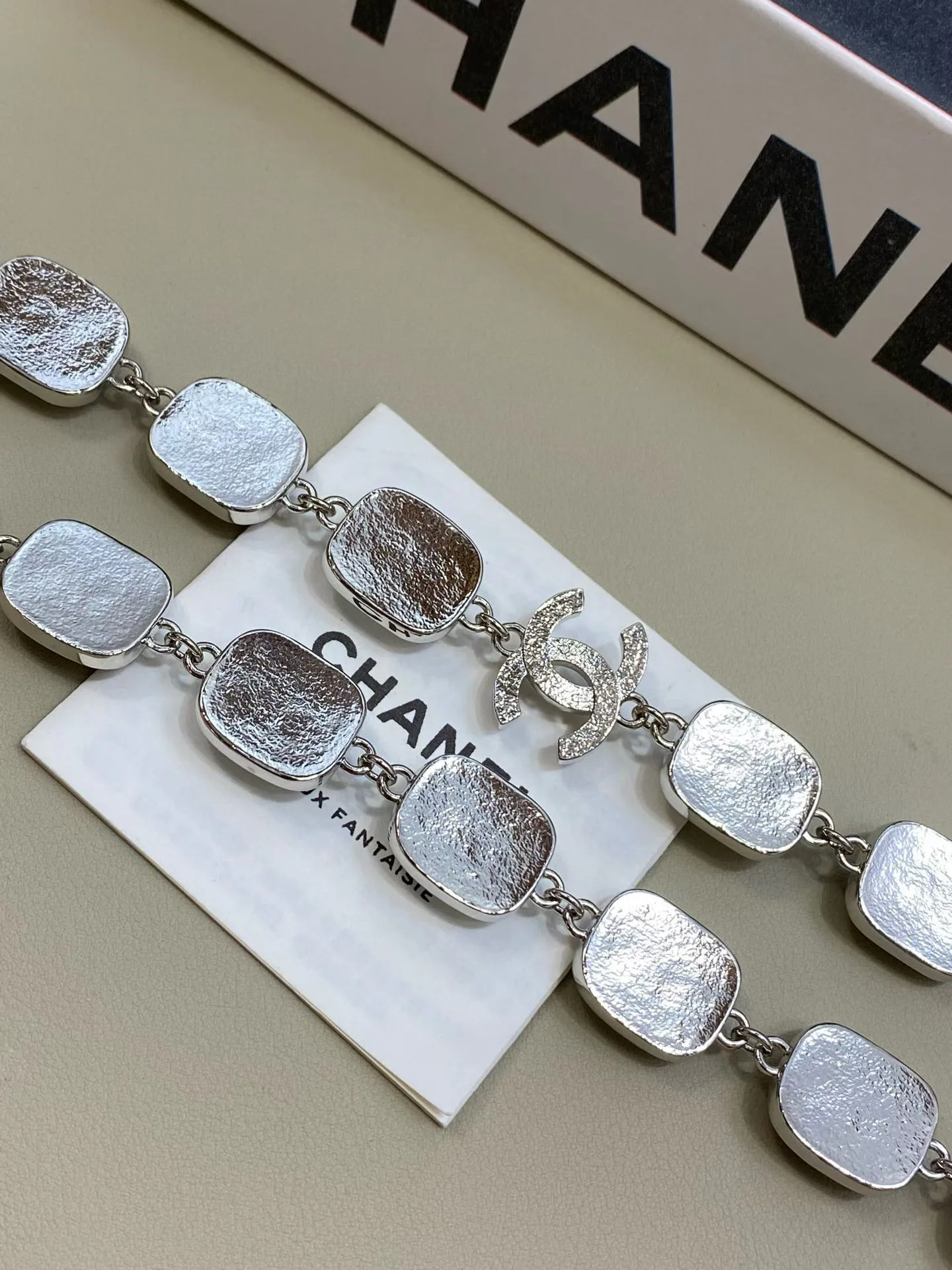Бижутерия Chanel 18122368