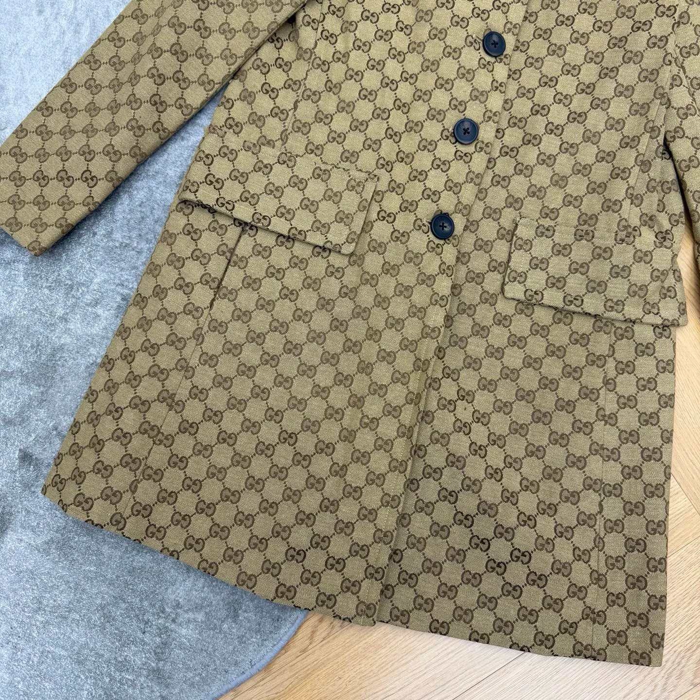 Пальто Женские Gucci 18501748
