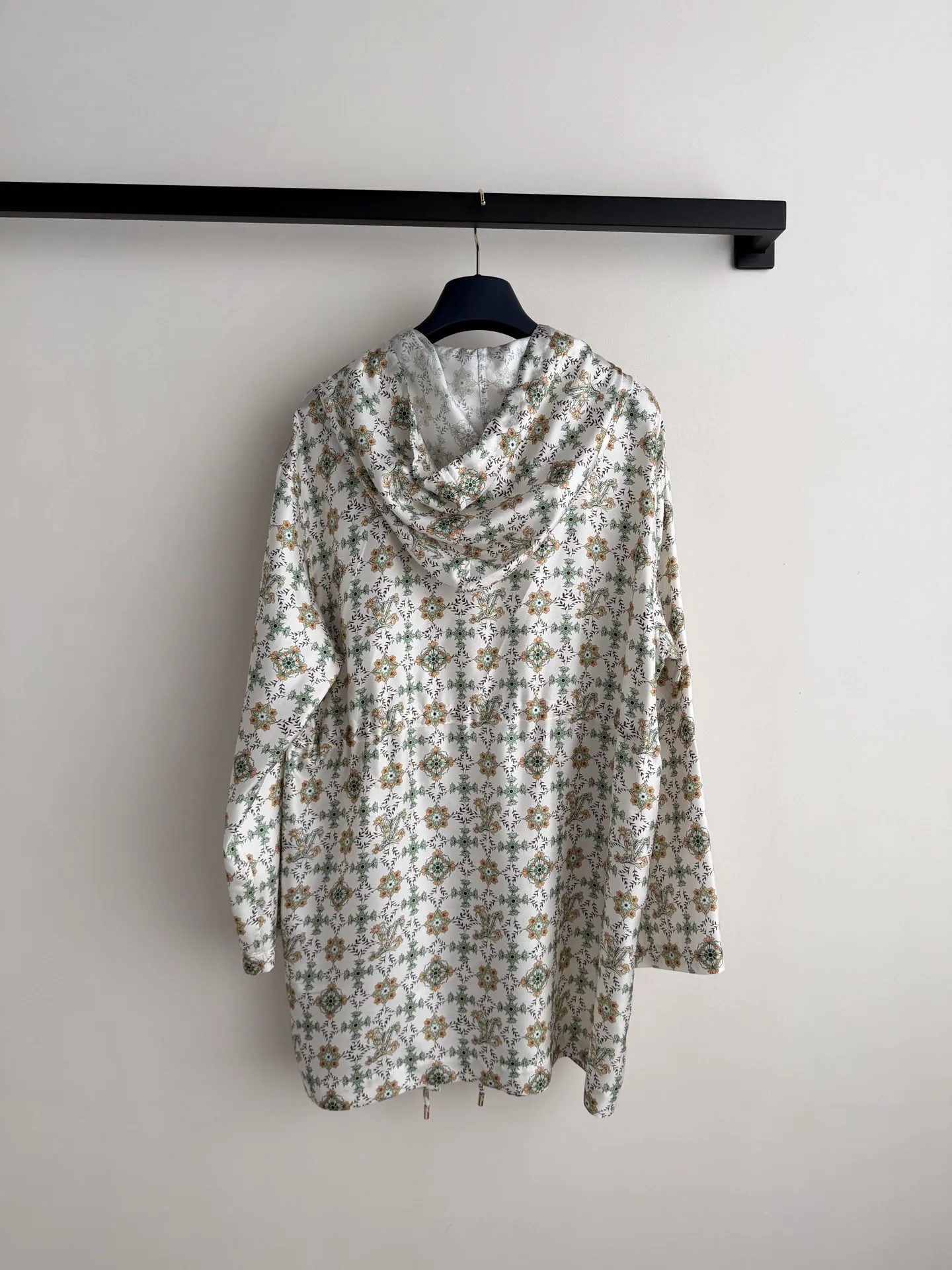 Куртки И Пуховики Женские Louis Vuitton 5027416