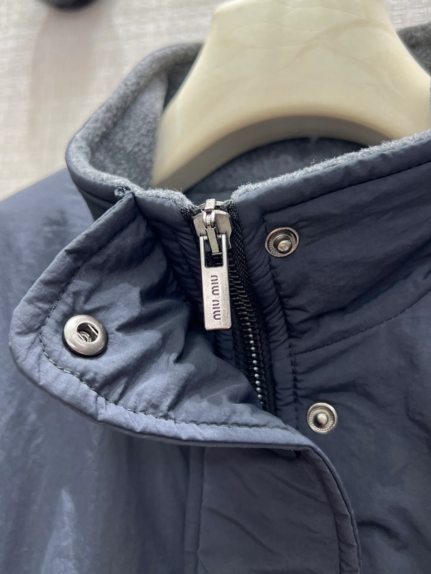 Куртки И Пуховики Женские Miu Miu 18108845