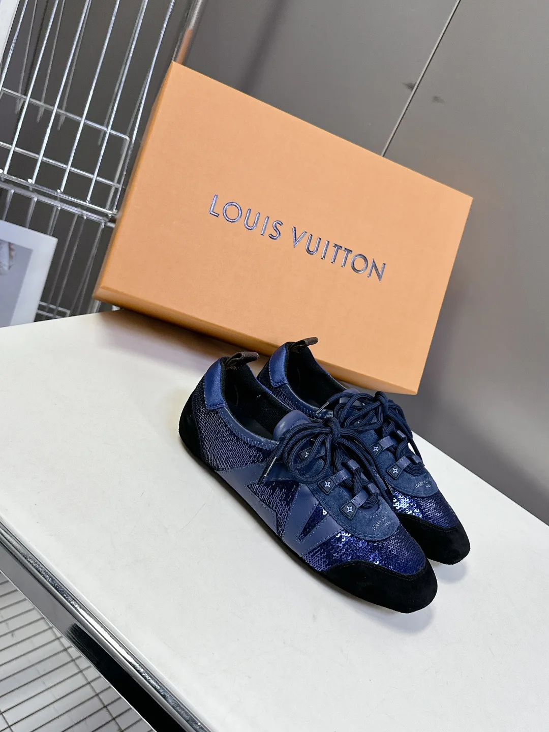 Кроссовки Женские Louis Vuitton 1480787