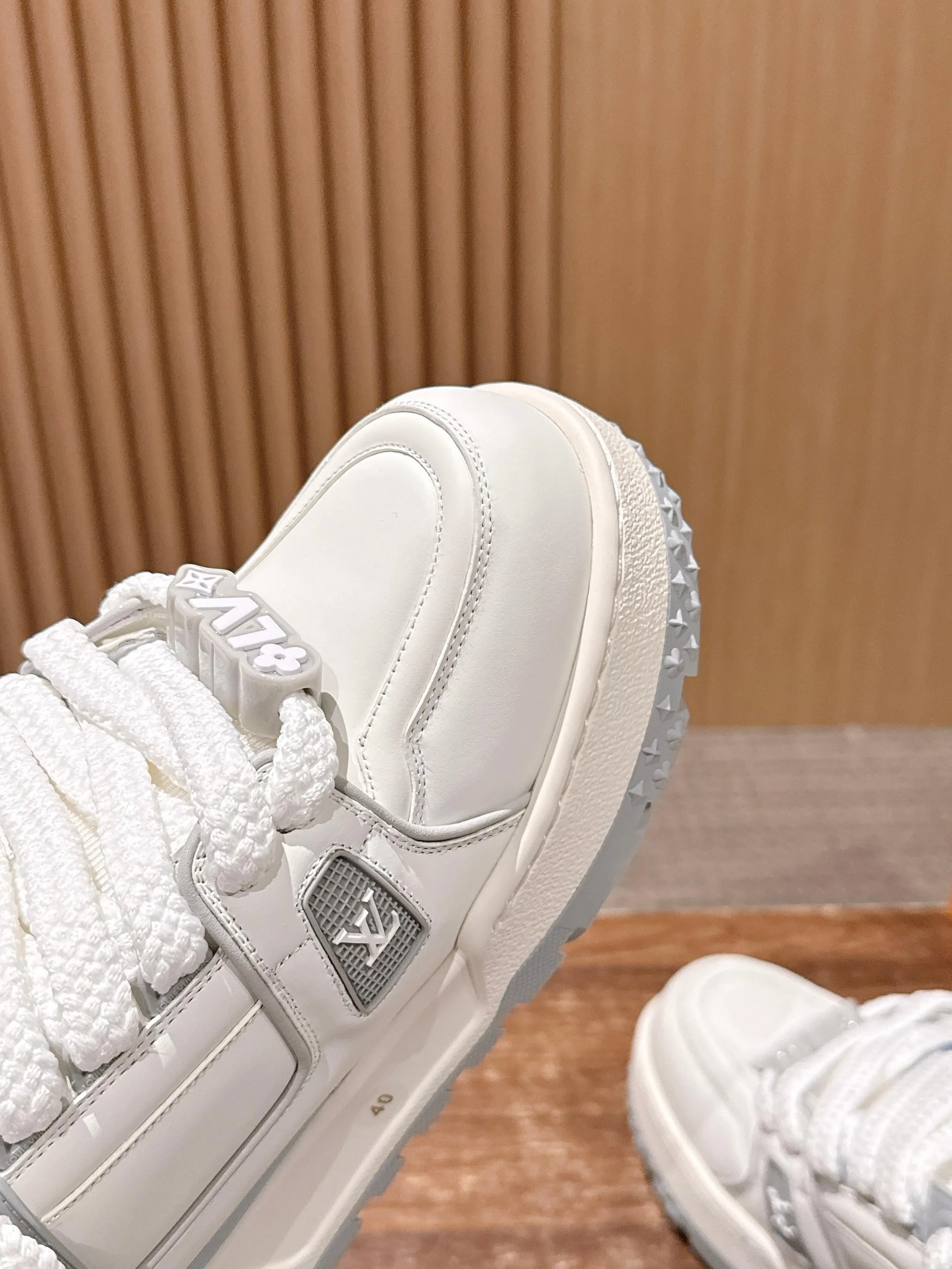 Кроссовки Женские Louis Vuitton 4269603