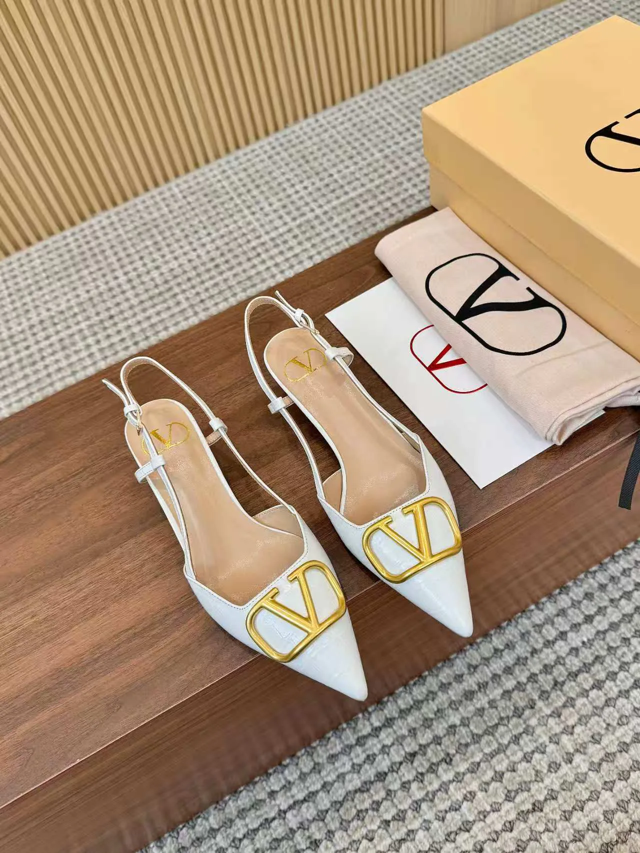Босоножки Женские Valentino 12156376