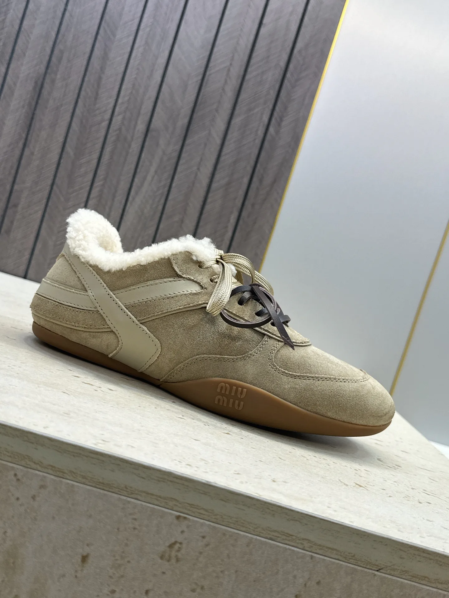 Кроссовки Женские Miu Miu 19253347