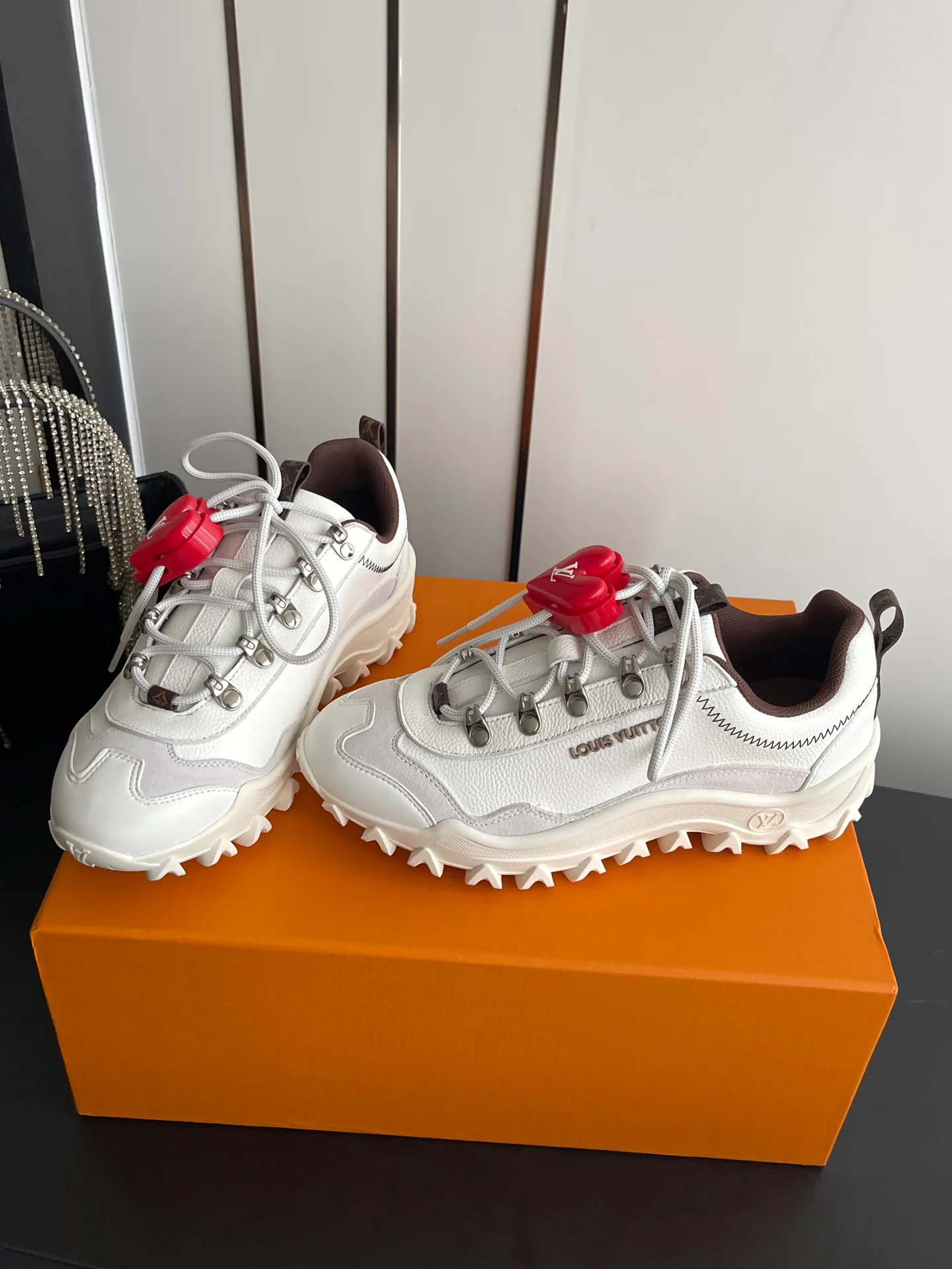 Кроссовки Женские Louis Vuitton 17554381