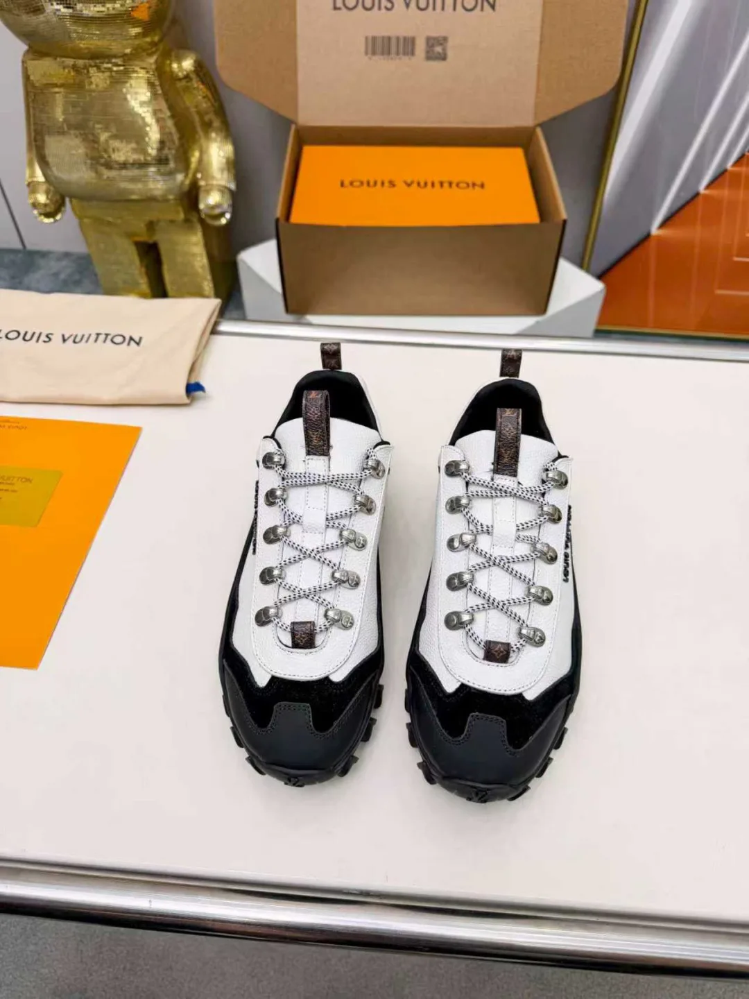 Кроссовки Женские Louis Vuitton 13152690