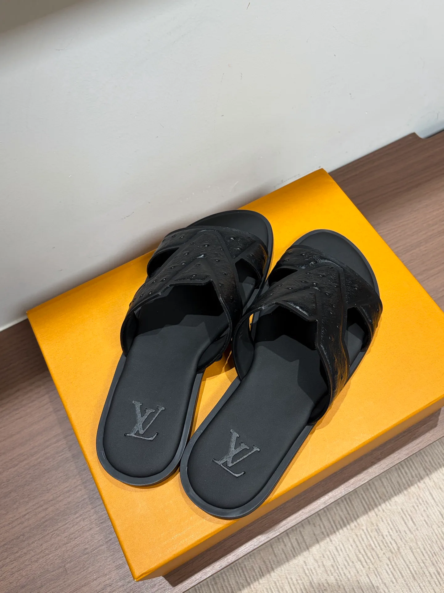 Шлепанцы Мужские Louis Vuitton 12826635