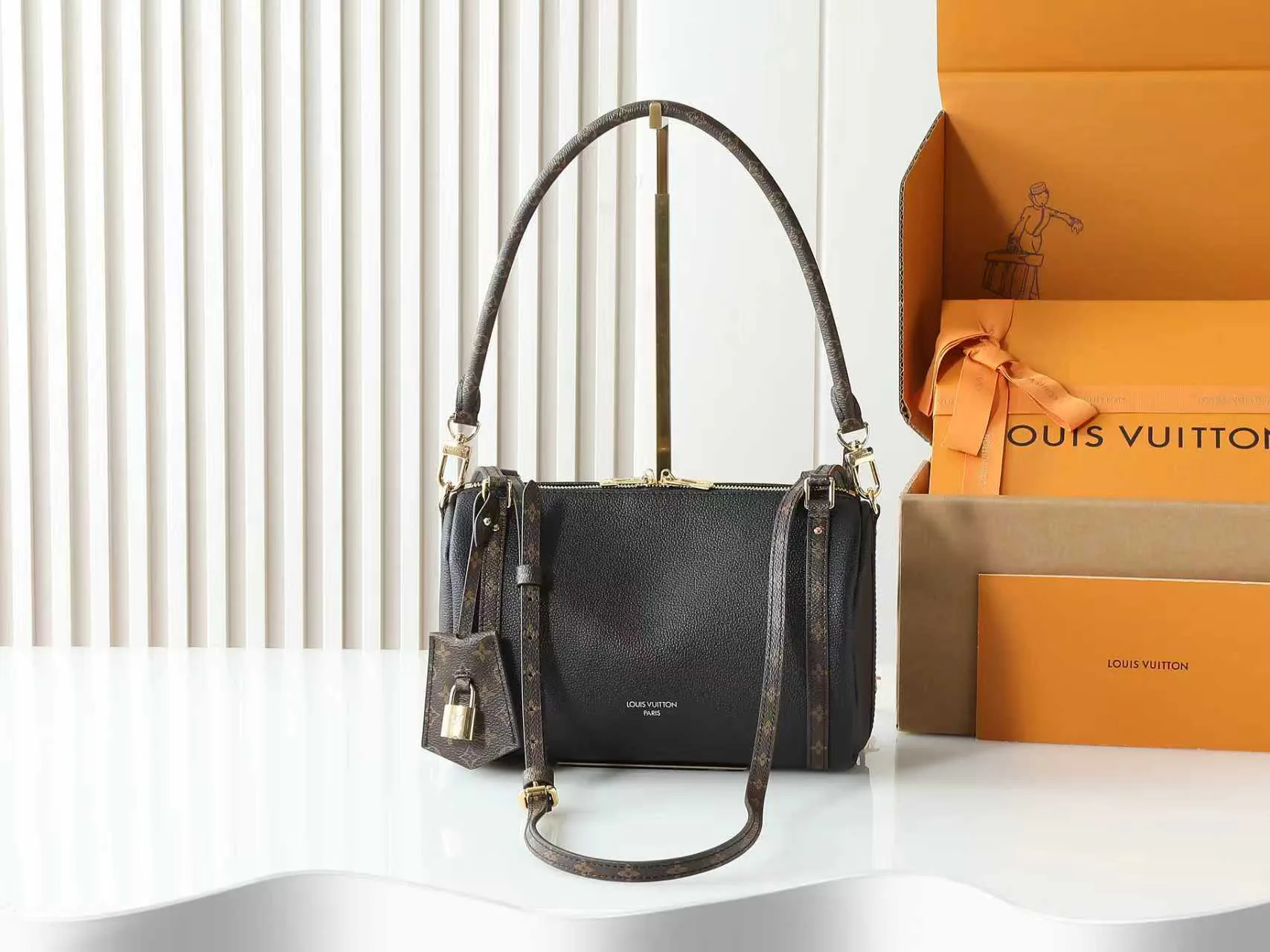 Сумки На Ремне Женские Louis Vuitton 133493