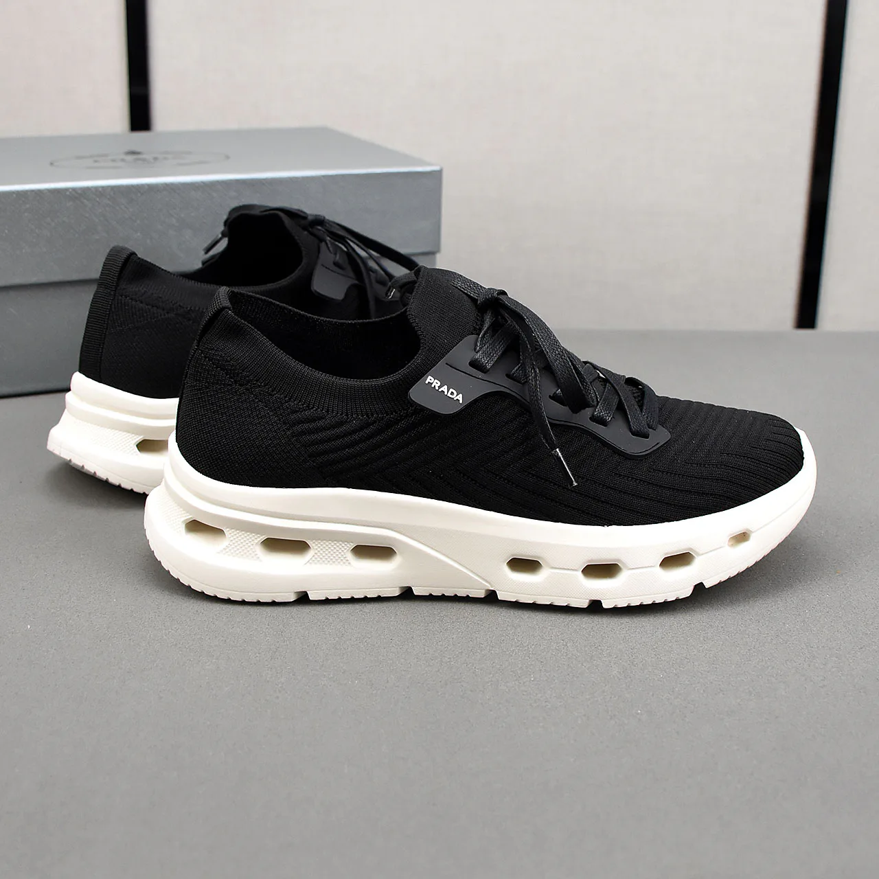 Кроссовки Мужские Prada 10736405