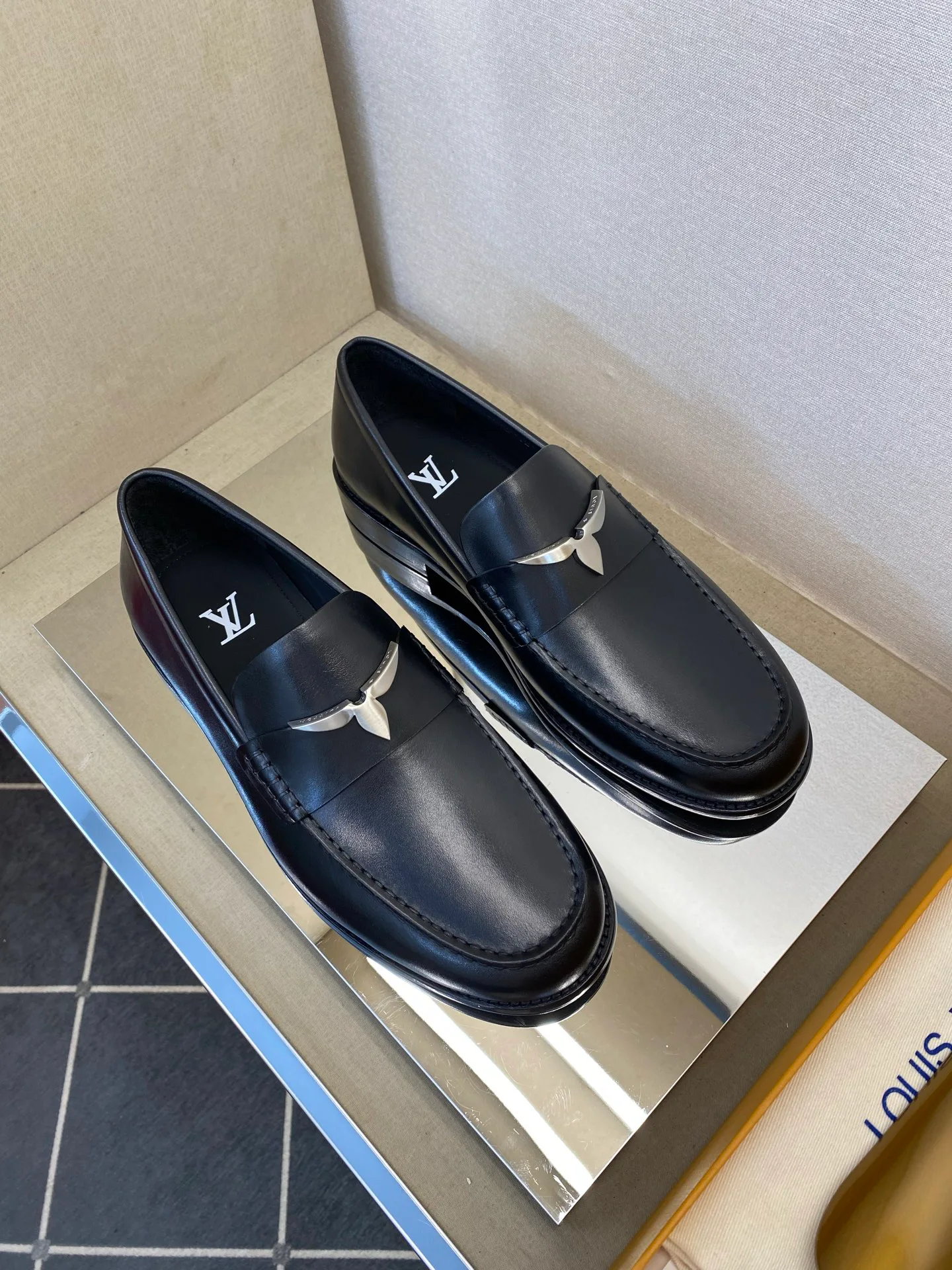 Лоферы И Туфли Мужские Louis Vuitton 18079149