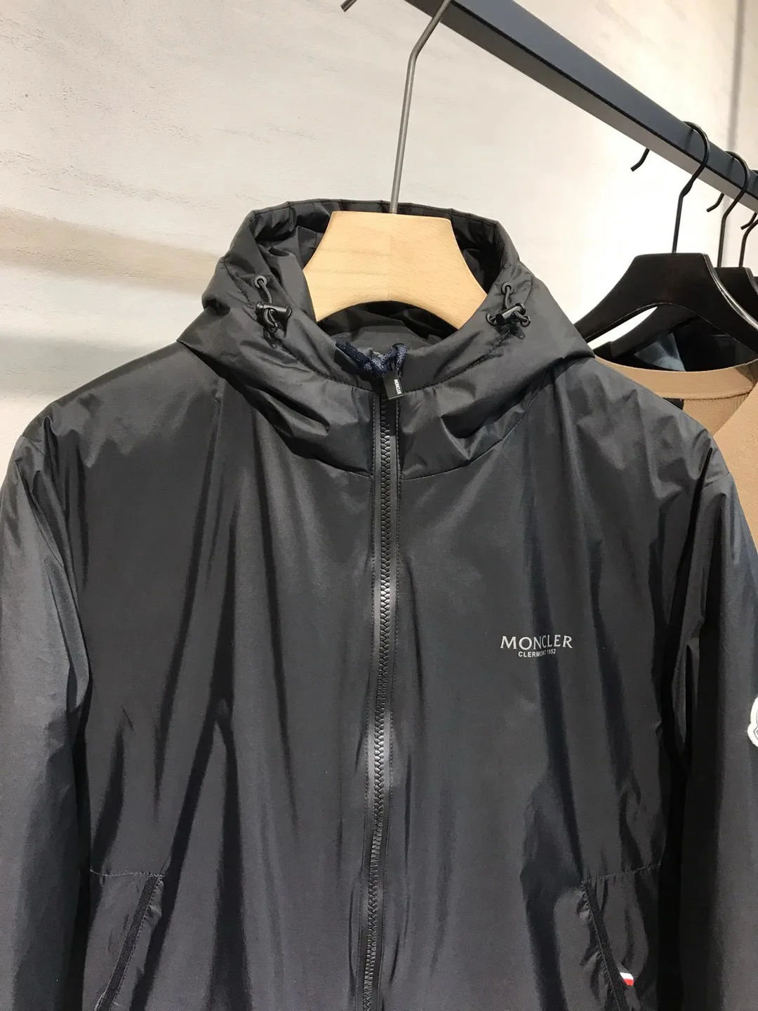 Куртки И Пуховики Мужские Moncler 437555
