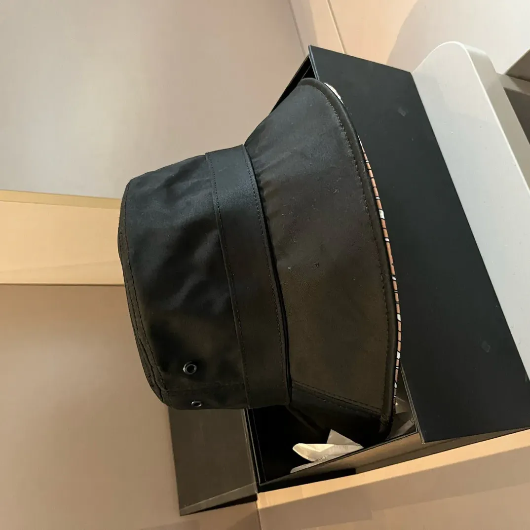 Головные Уборы Christian Dior 18896