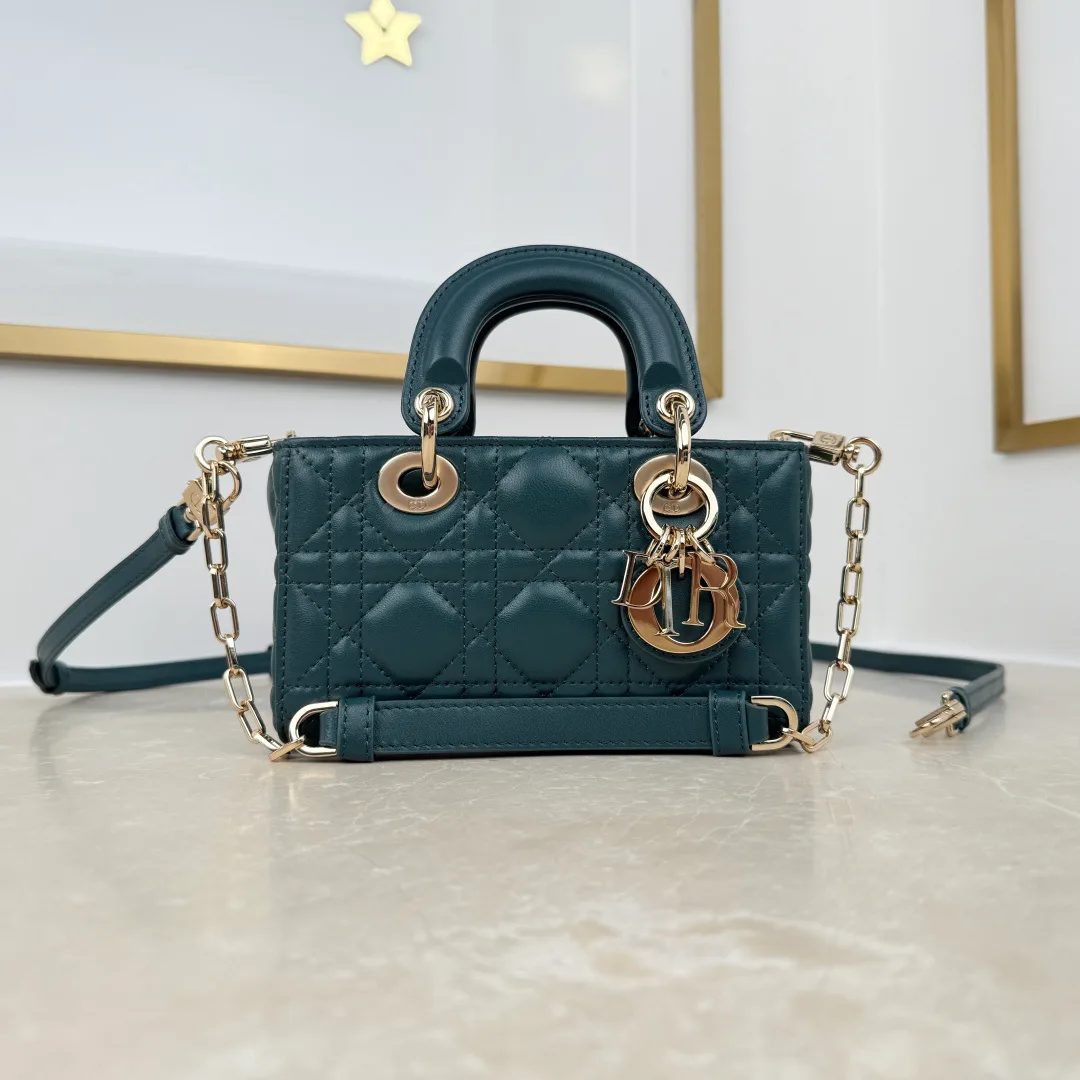 Классические Сумки Женские Christian Dior 18242052