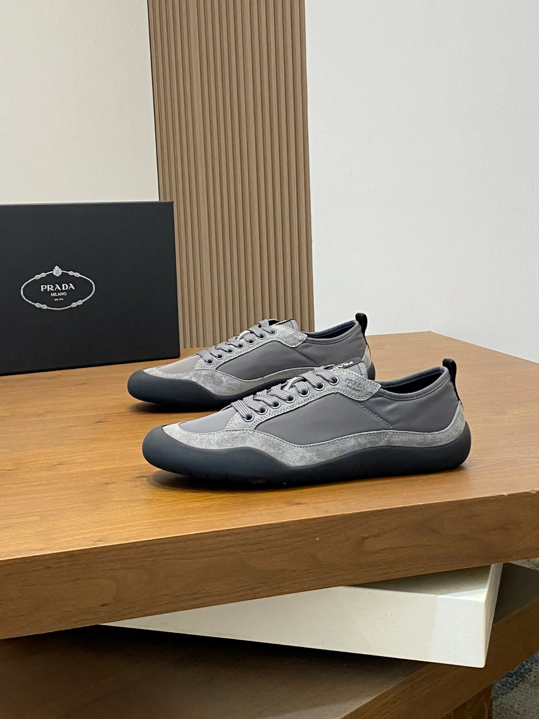 Кроссовки Мужские Prada 12621308