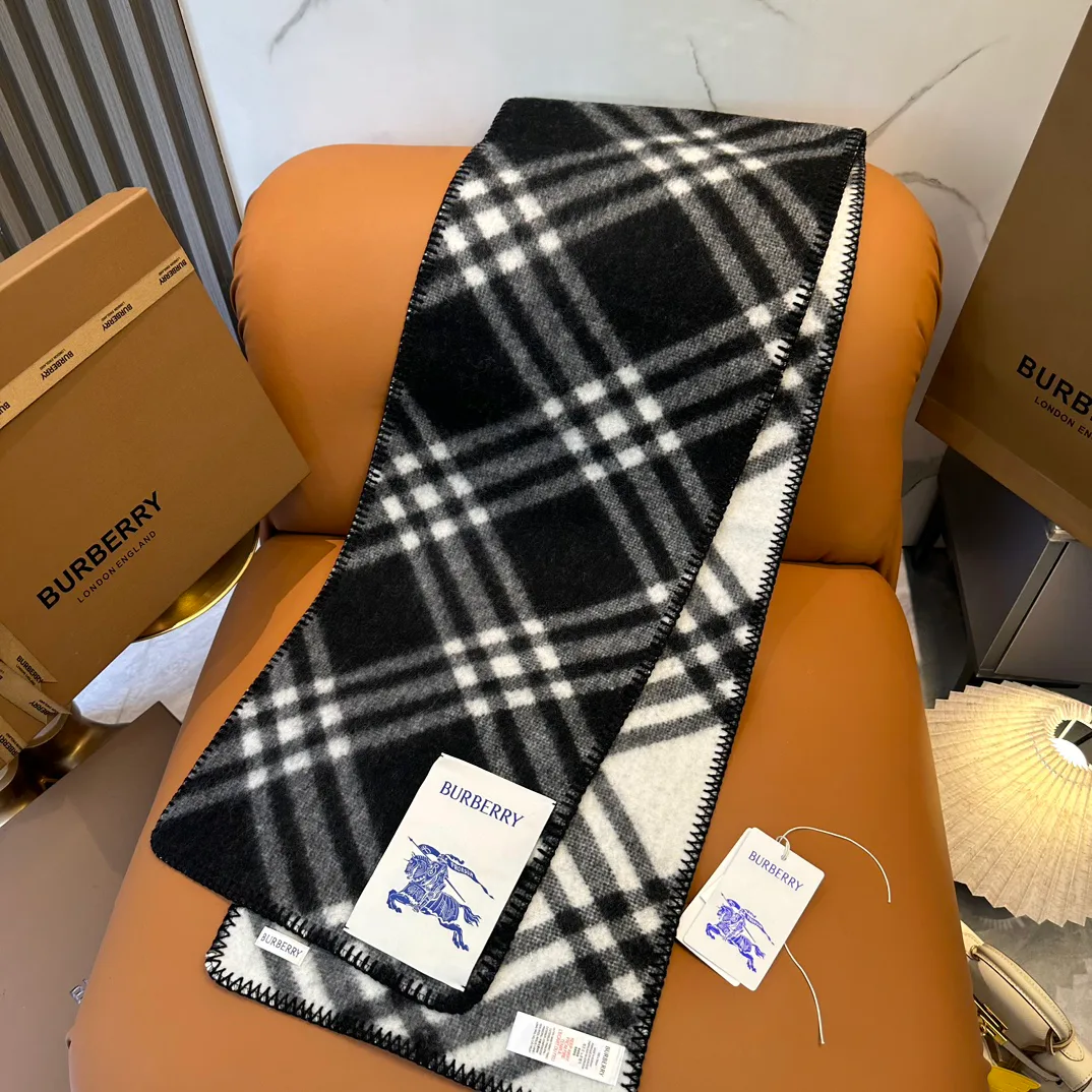 Шарфы Burberry 18401215