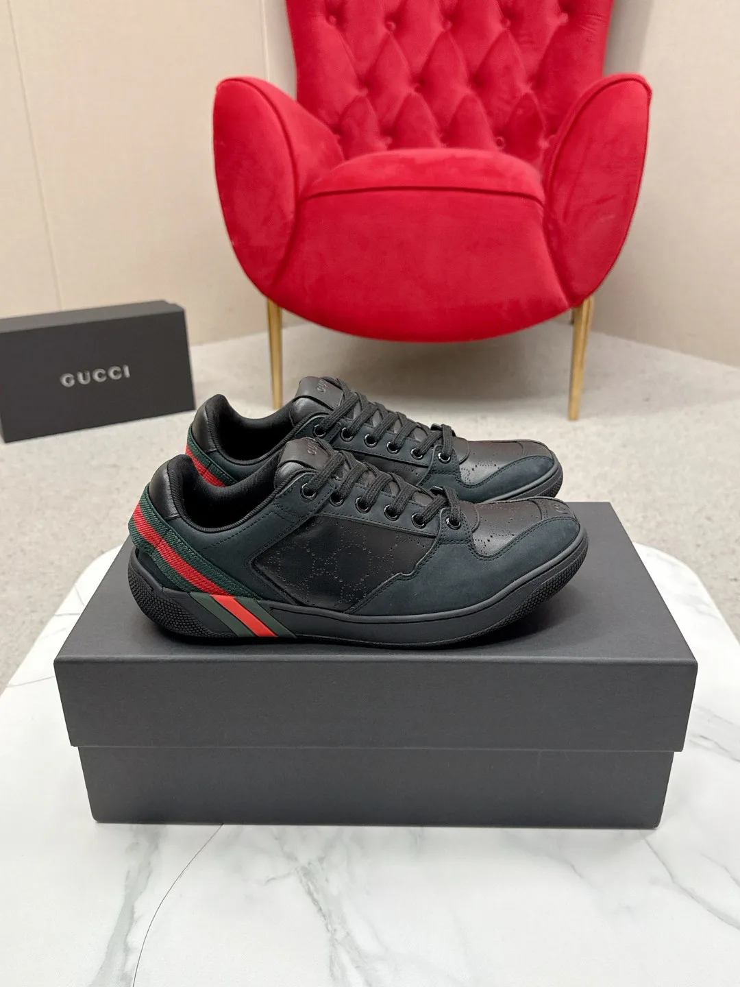 Кроссовки Женские Gucci 19099040