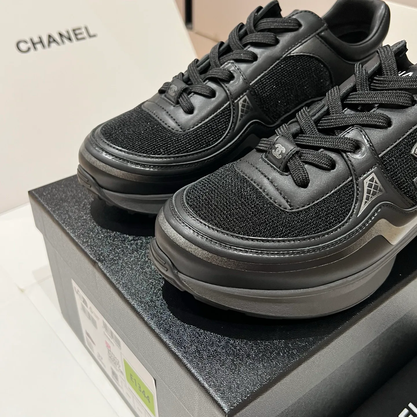 Кроссовки Женские Chanel 12827631