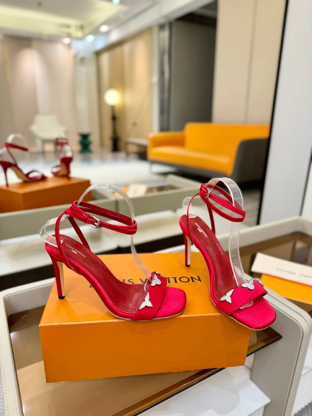 Босоножки Женские Louis Vuitton 10910138