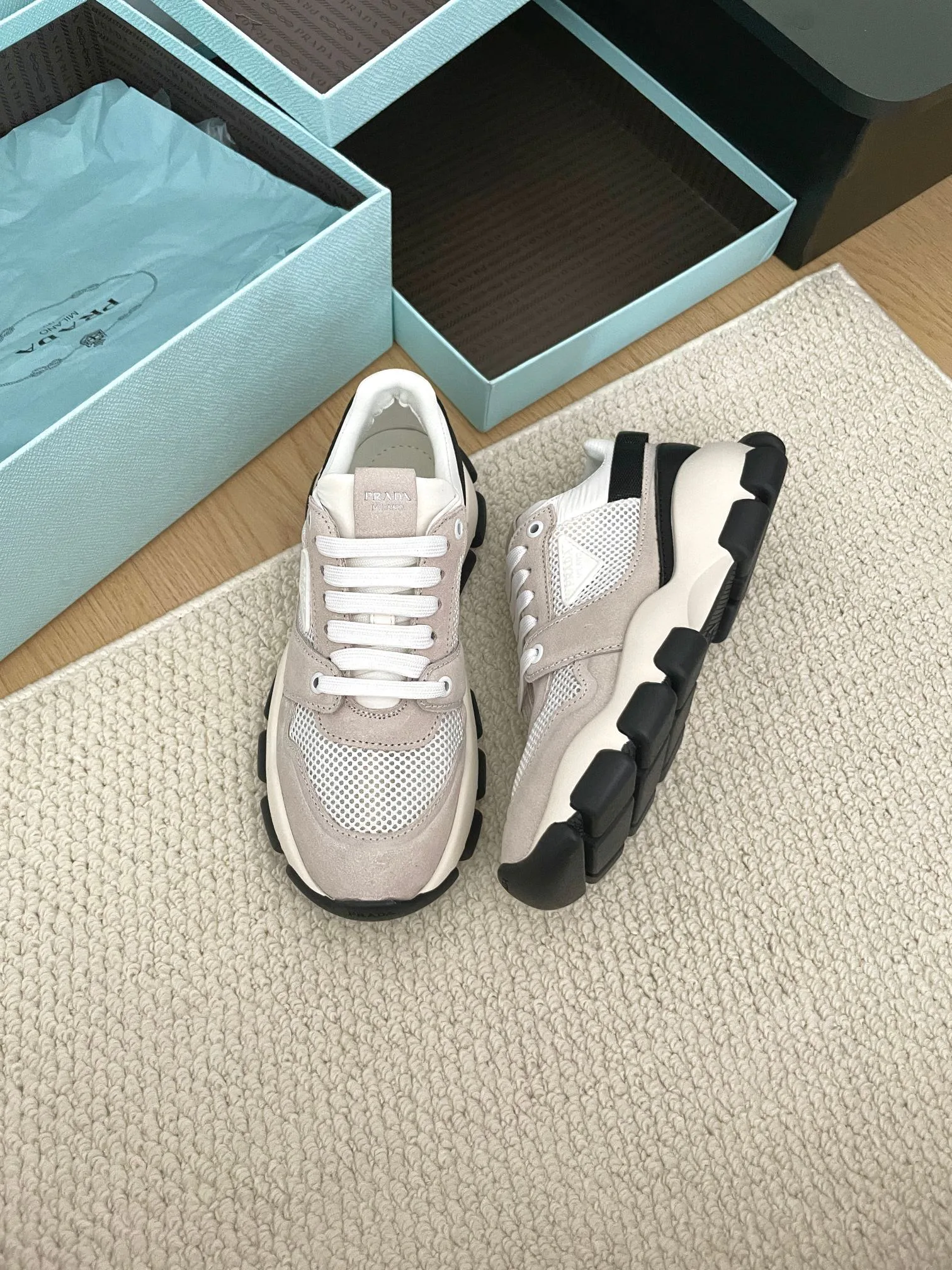 Кроссовки Женские Prada 17324749