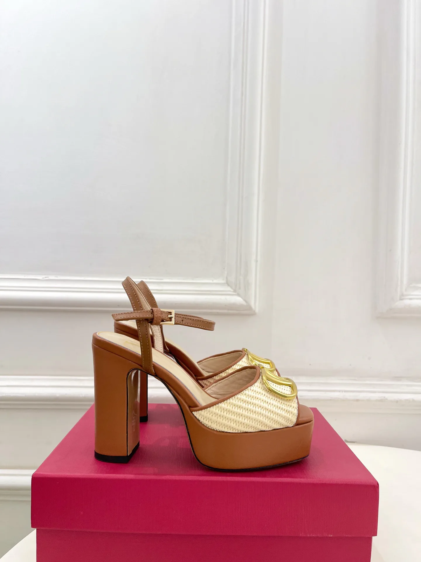 Босоножки Женские Valentino 13085013
