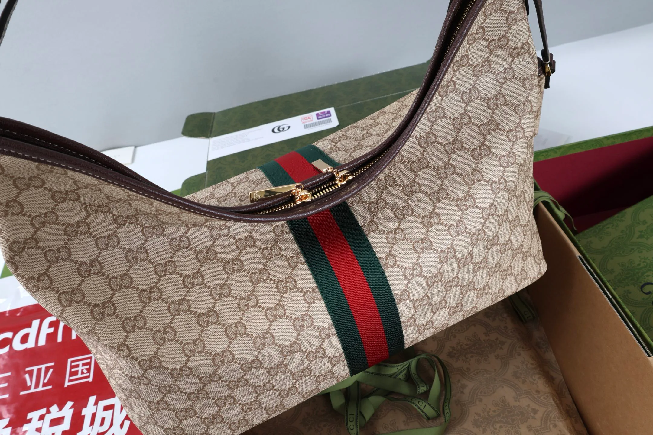 Классические Сумки Женские Gucci 18250600