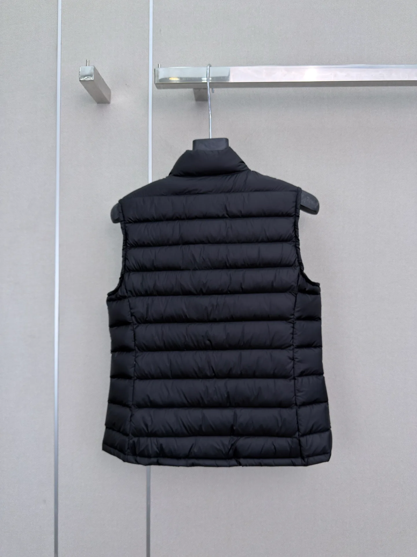 Жилеты Женские Moncler 18108524