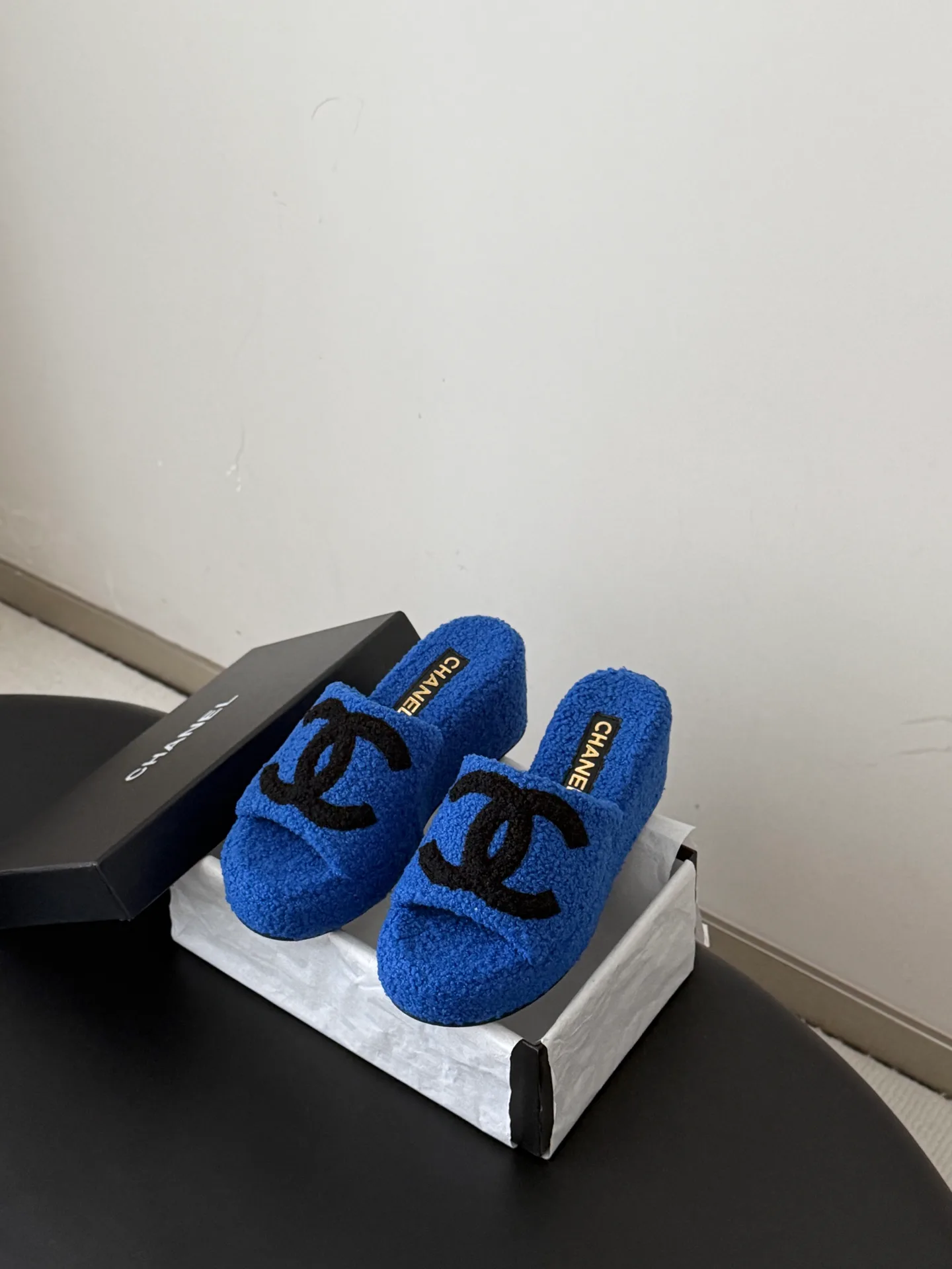 Тапочки Женские Chanel 18700076