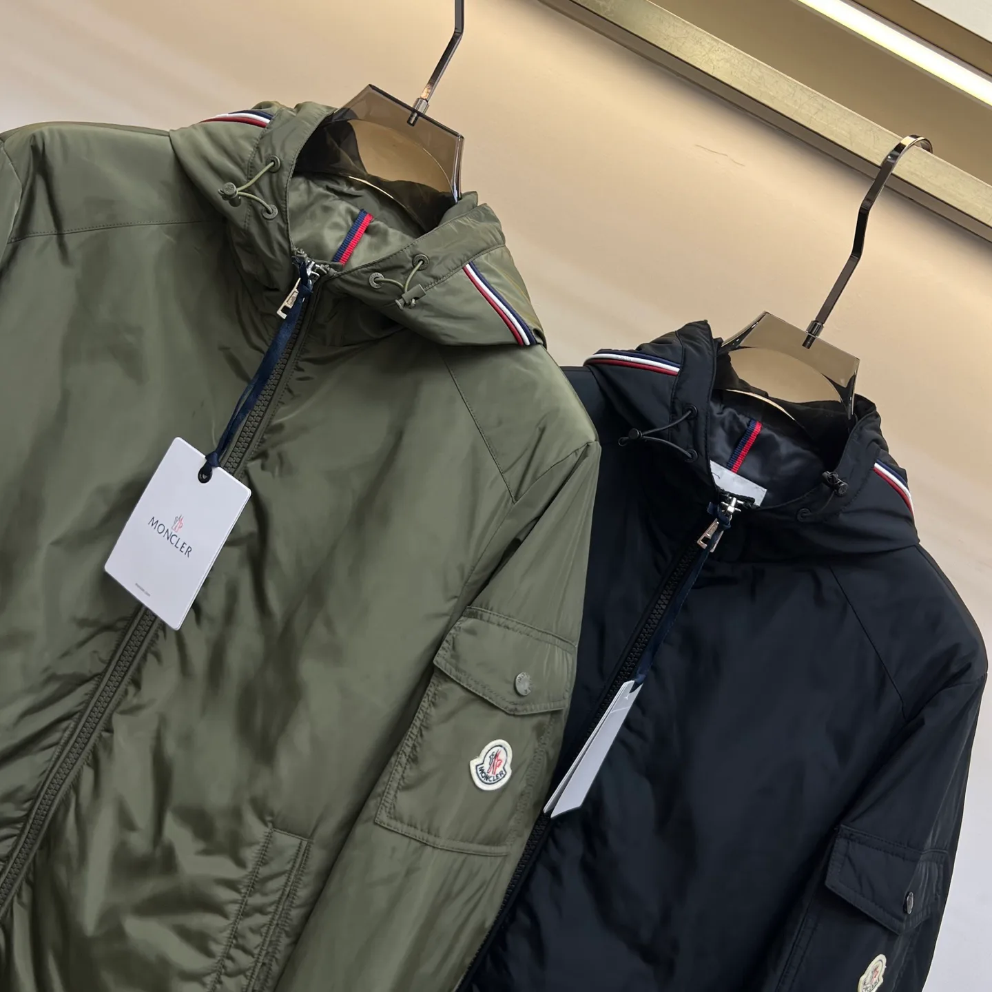 Куртки И Пуховики Женские Moncler 17340733
