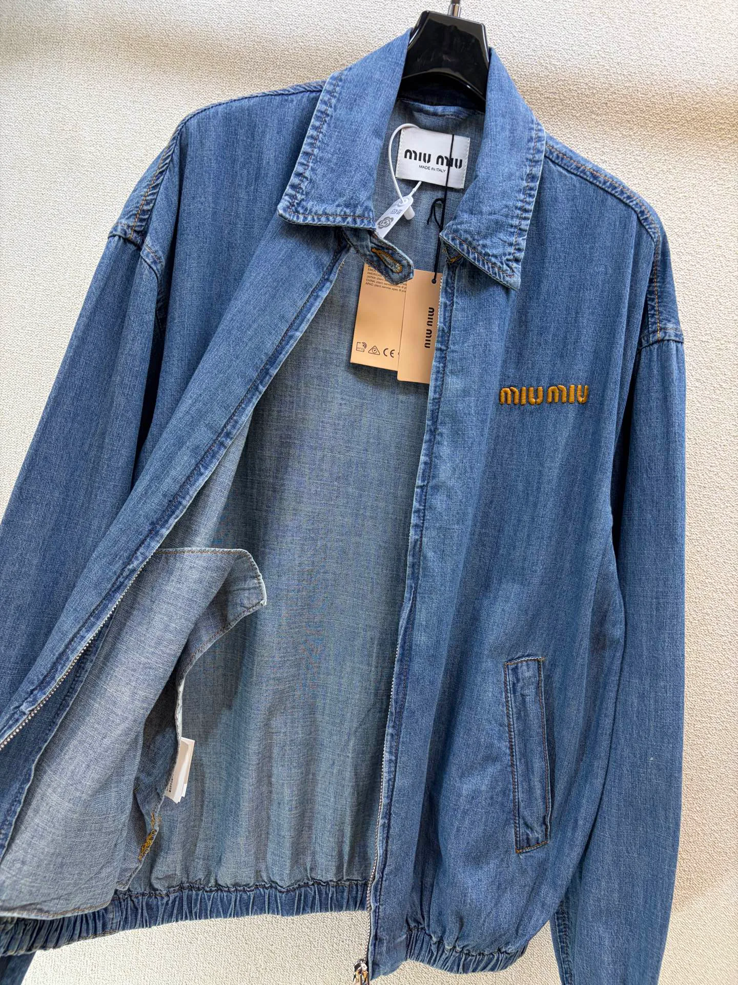 Куртки И Пуховики Женские Miu Miu 18127618