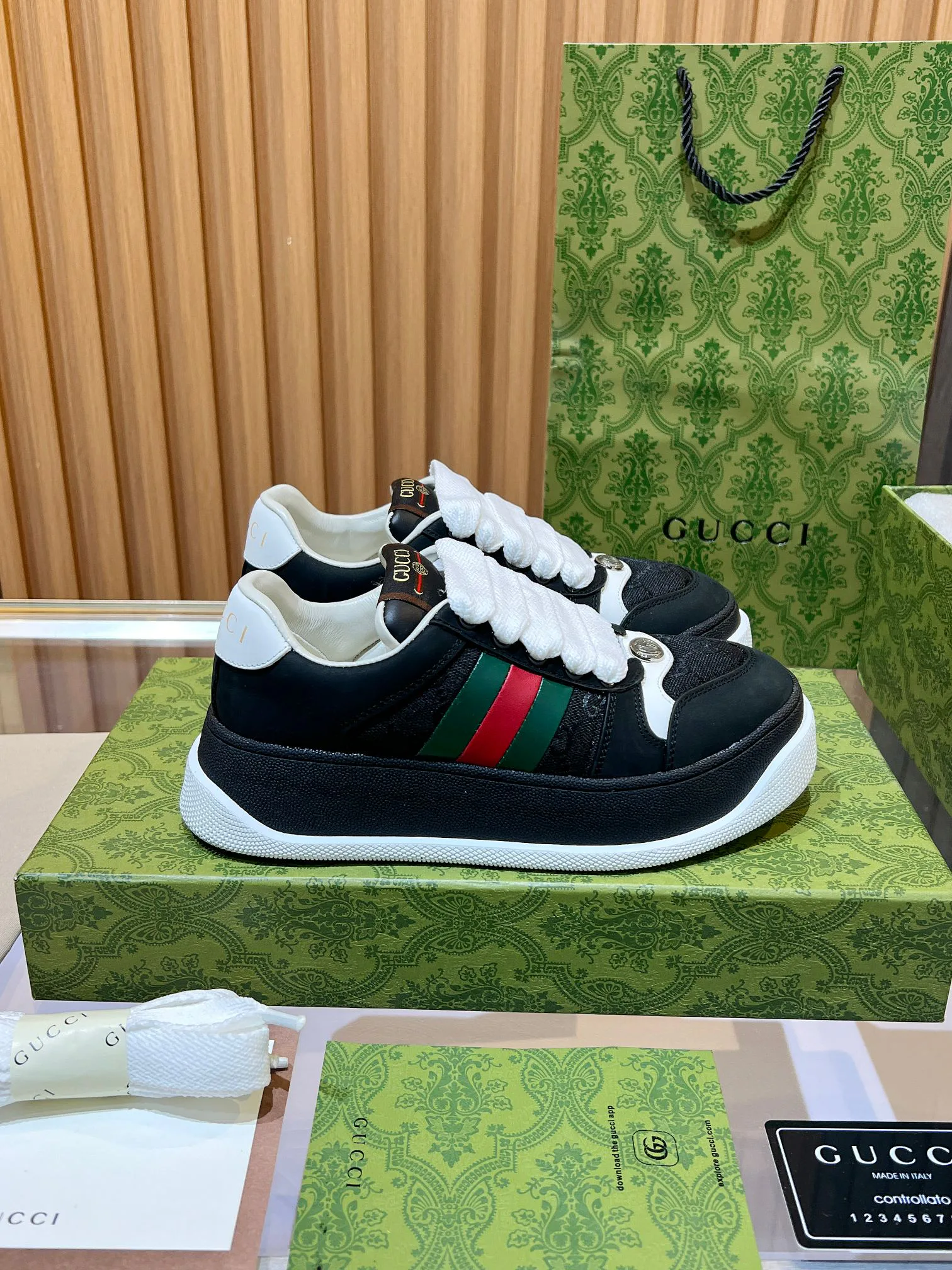 Кроссовки Женские Gucci 907455