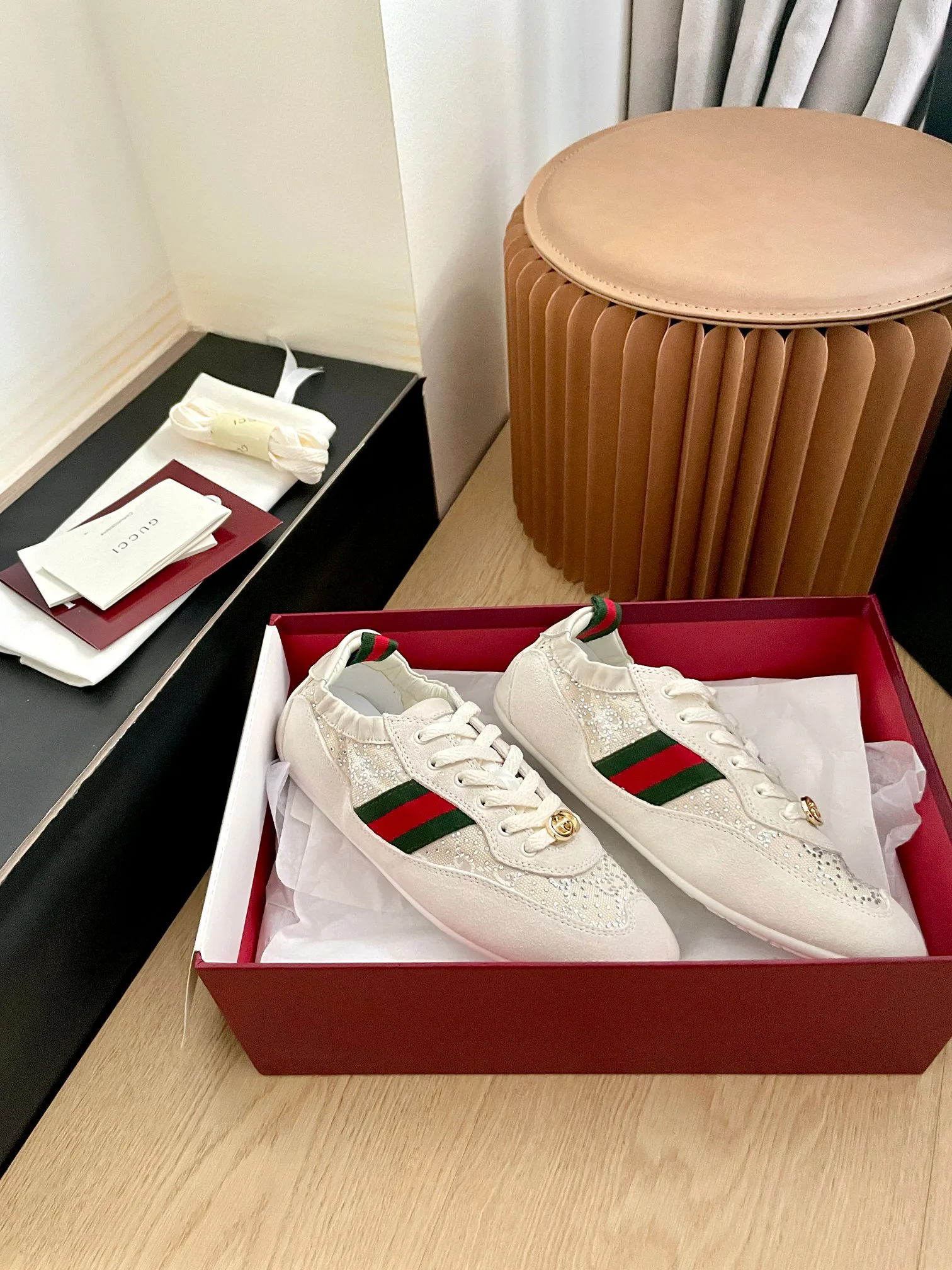 Кроссовки Женские Gucci 941868