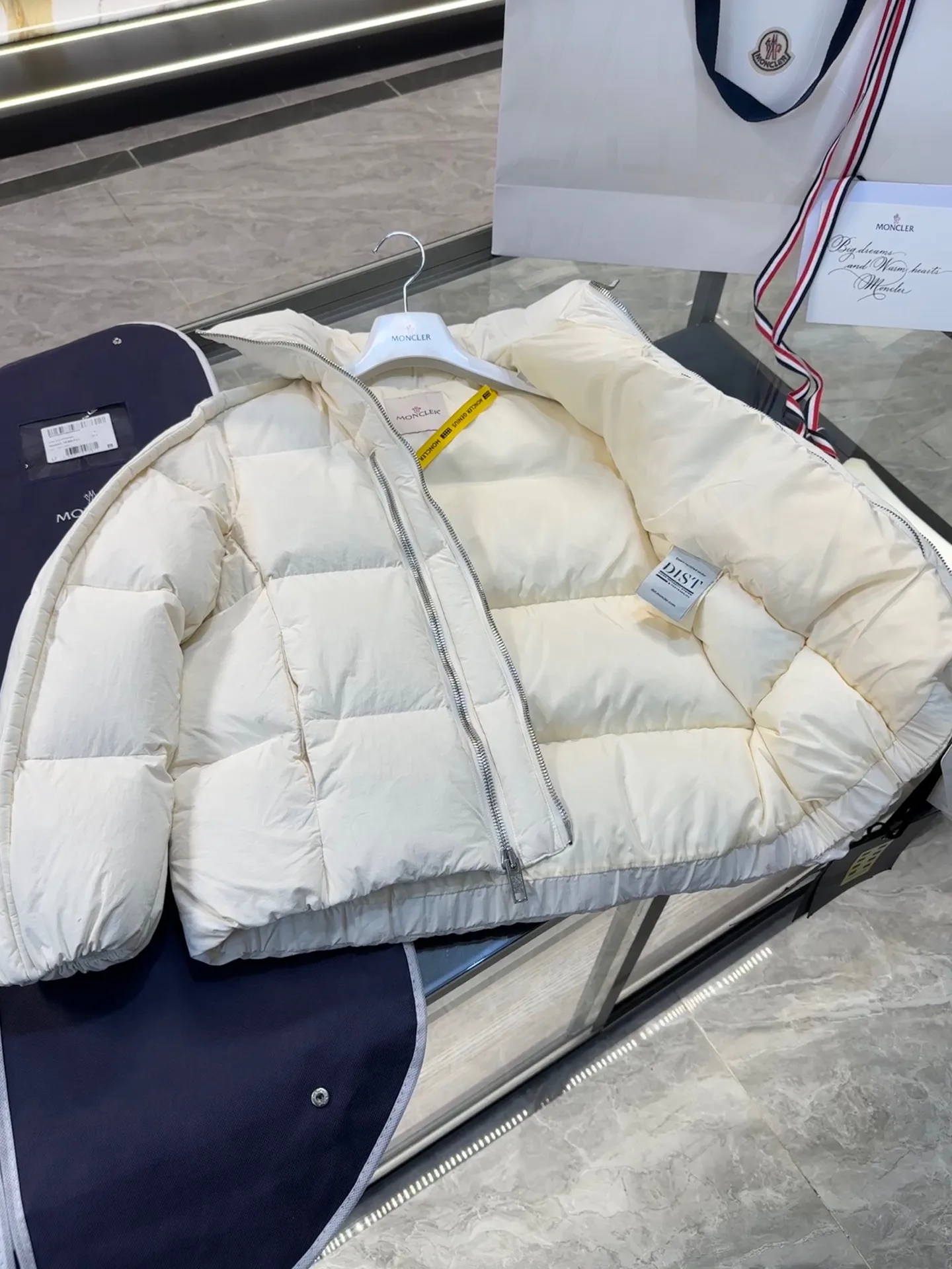 Куртки И Пуховики Женские Moncler 19322719