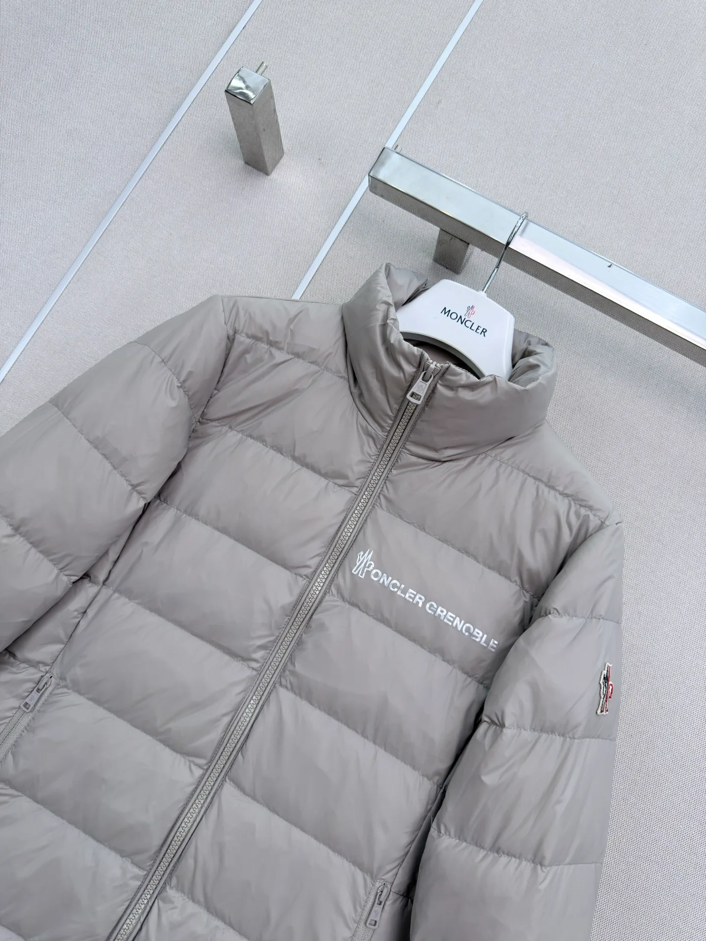 Куртки И Пуховики Женские Moncler 18501654