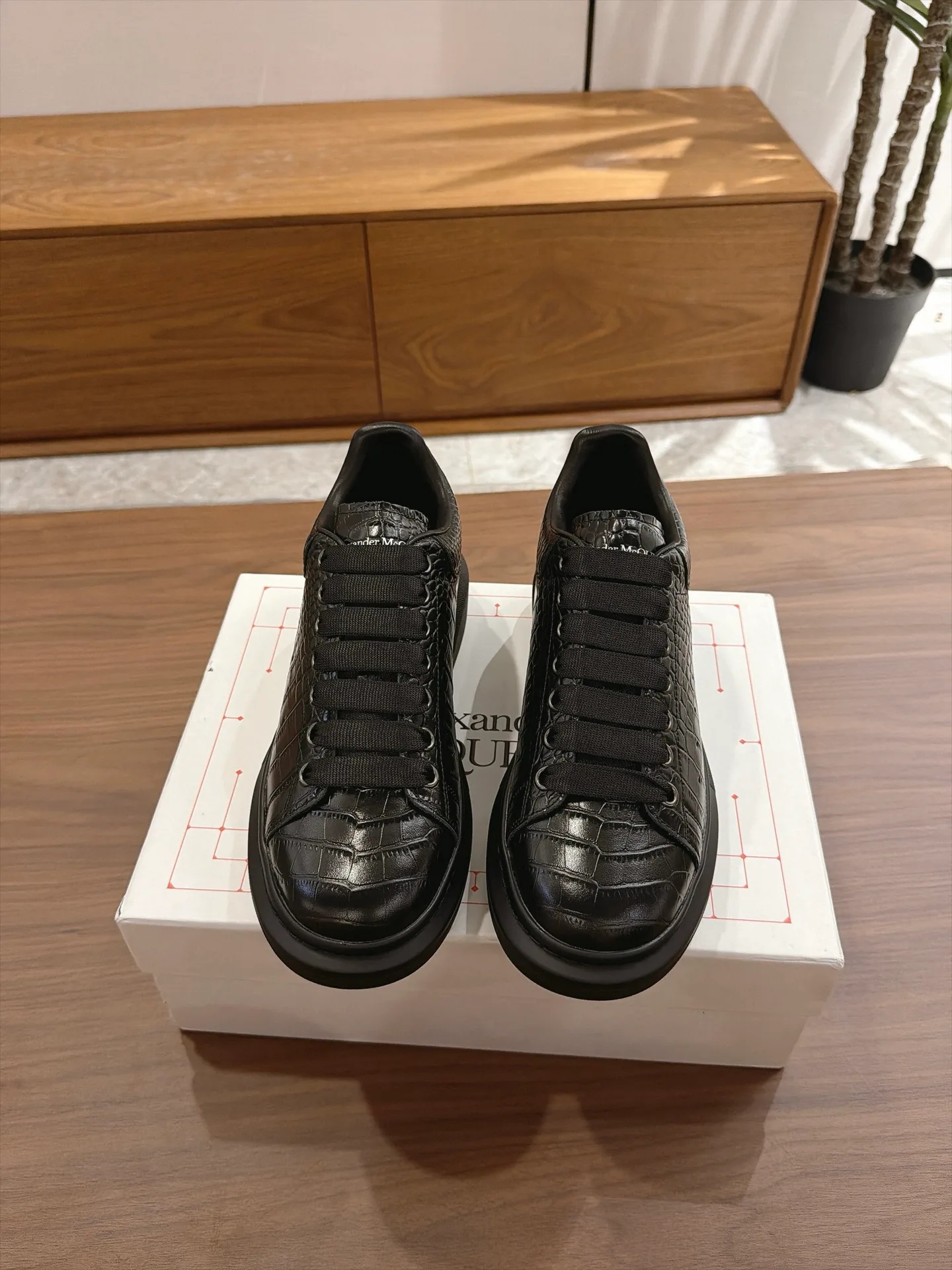 Кроссовки Женские Alexander Mcqueen 18159798