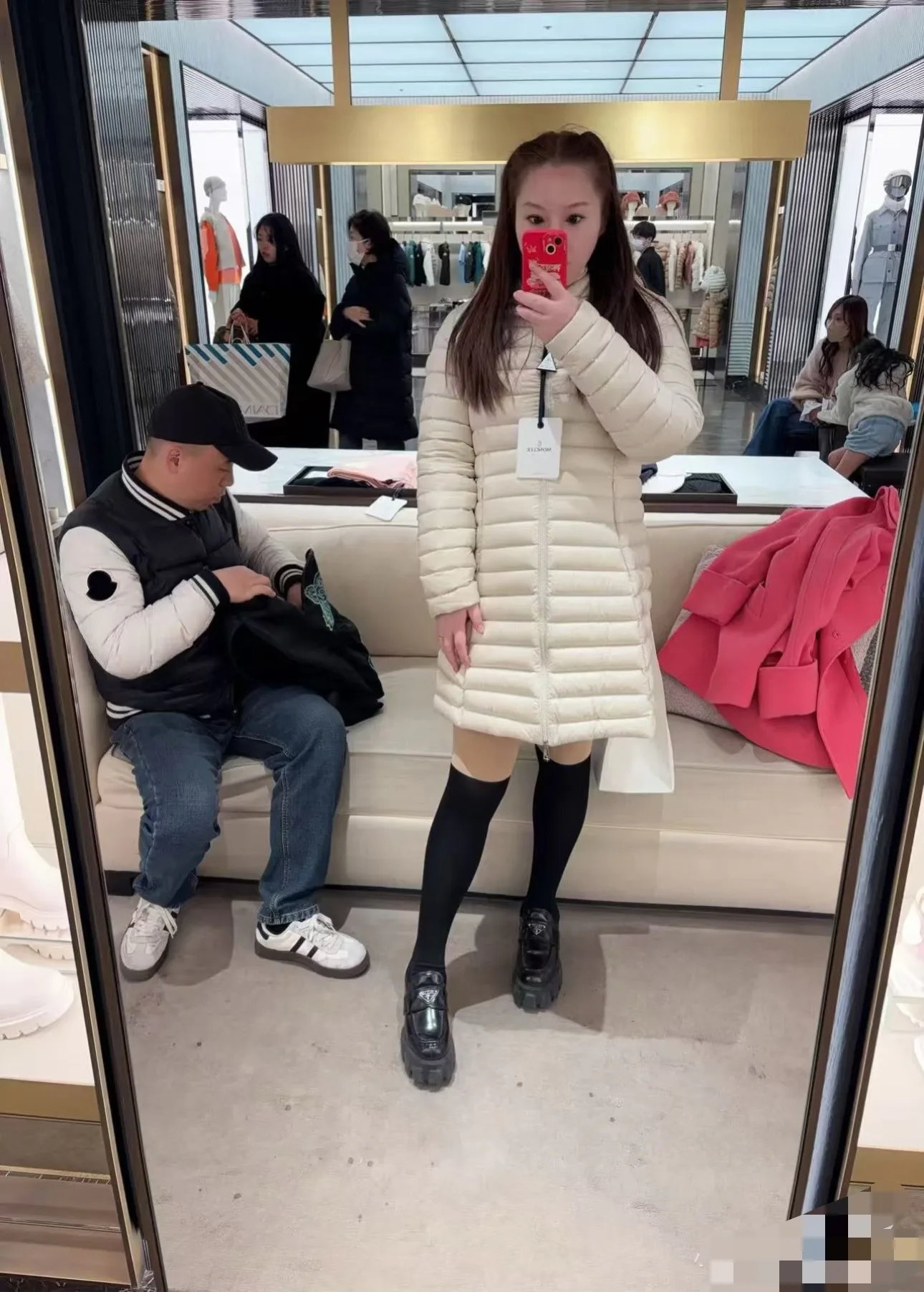 Куртки И Пуховики Женские Moncler 18044419
