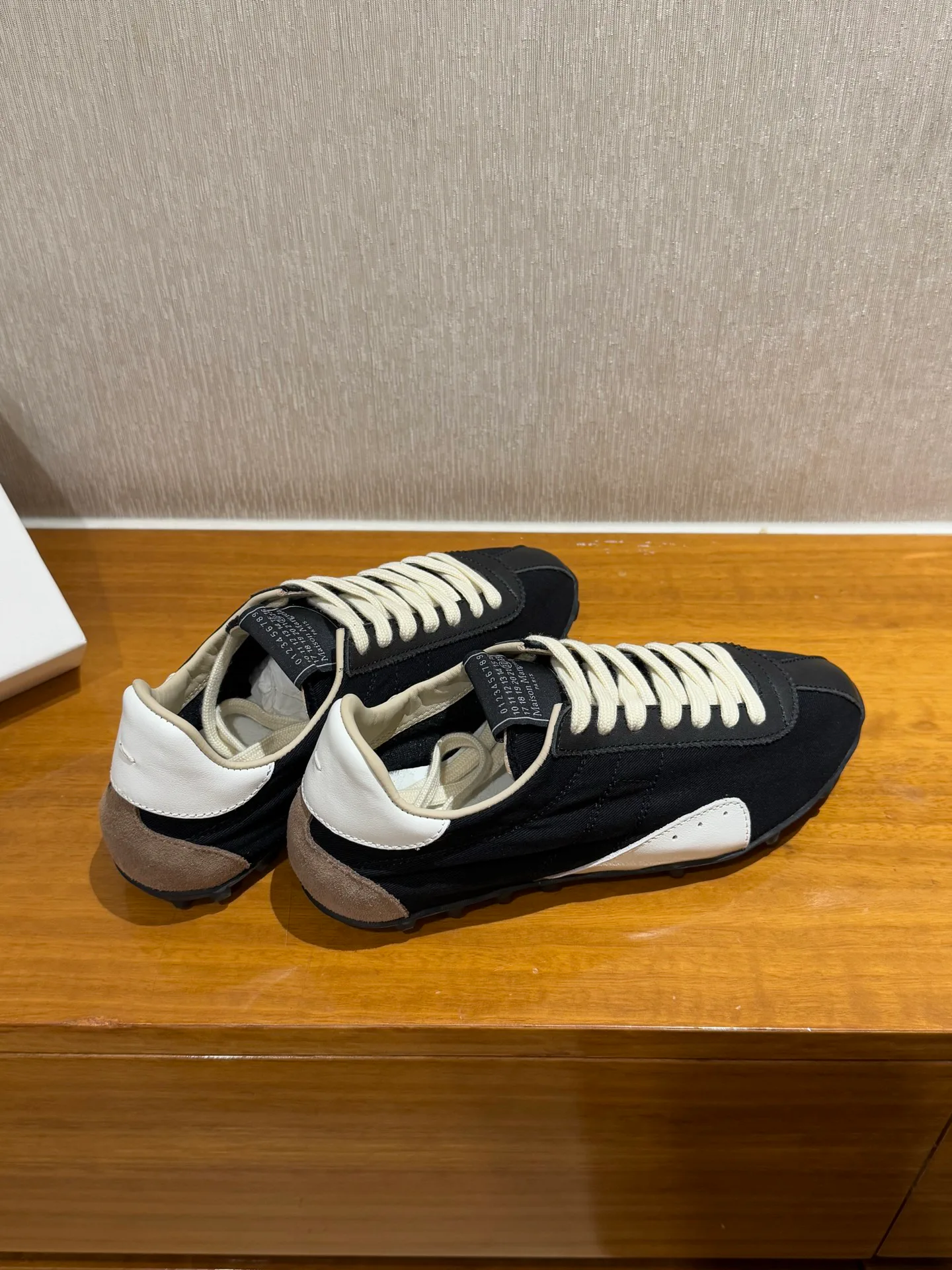 Кроссовки Женские Maison Margiela 24501