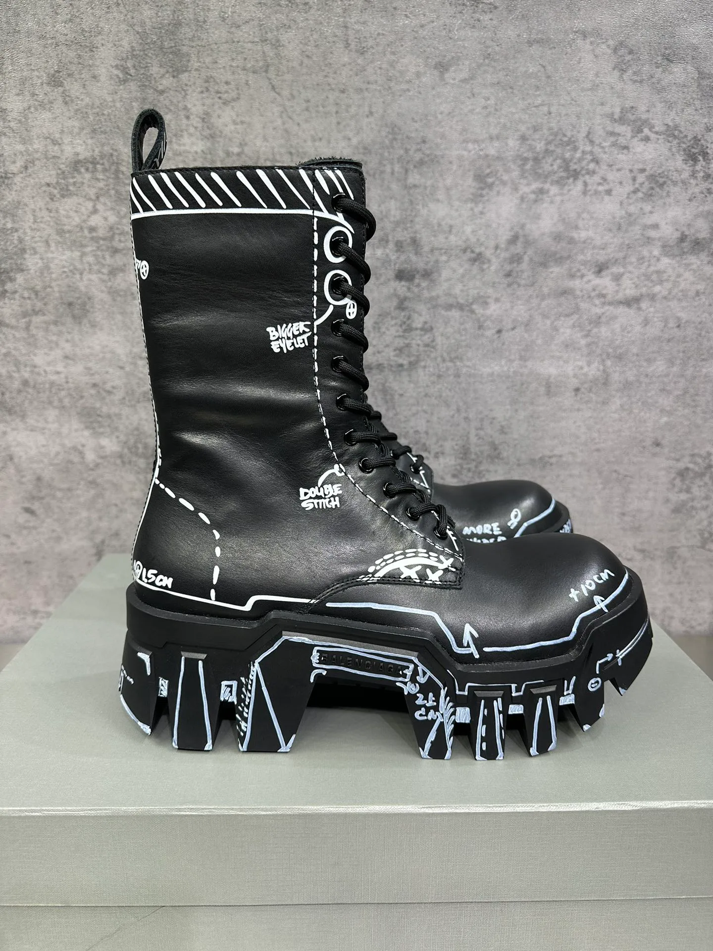 Ботинки Женские Balenciaga 3550621