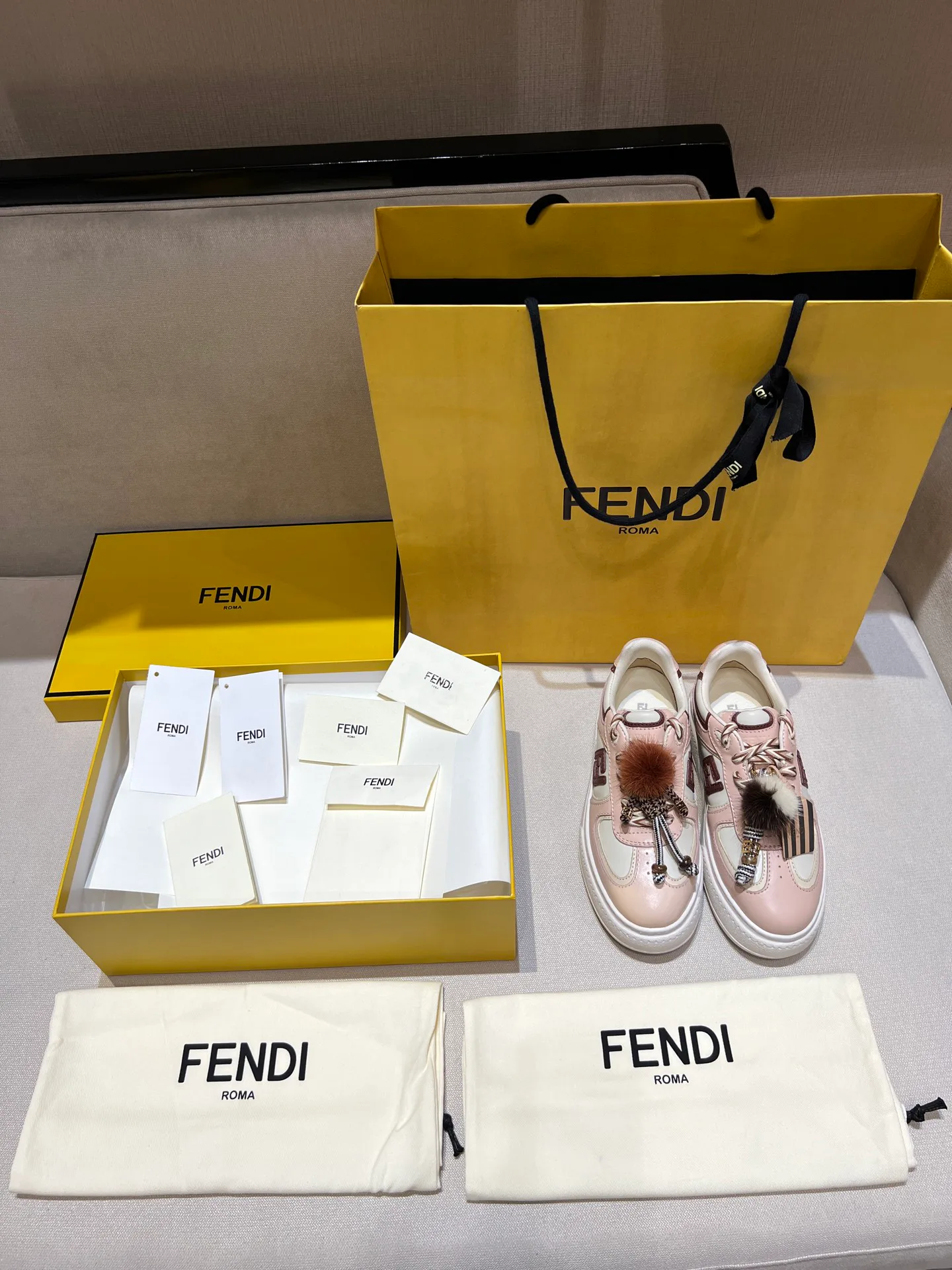 Кроссовки Женские Fendi 18020651