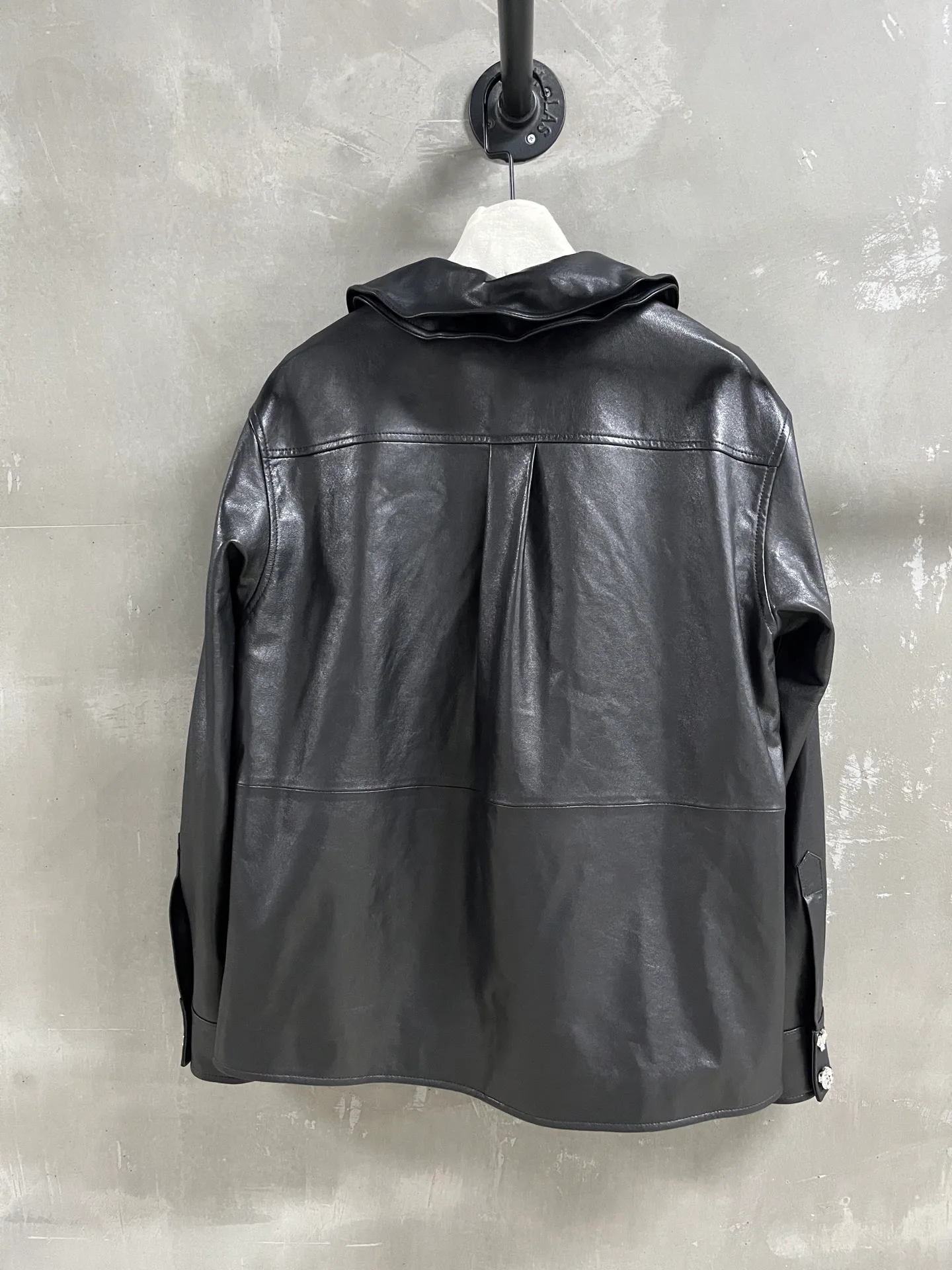 Кожаные Куртки И Дублёнки Женские Chanel 19524439