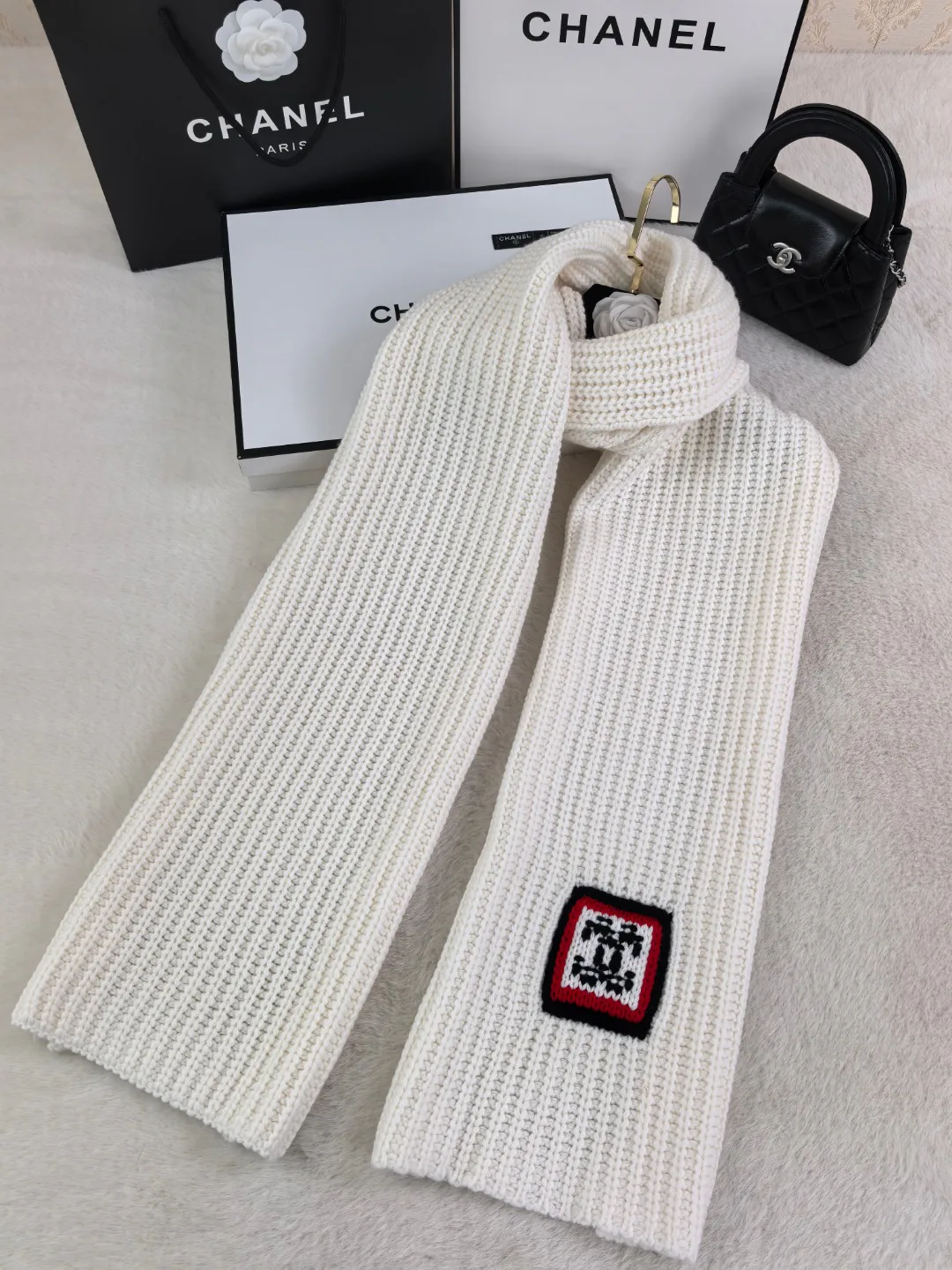 Шарфы Chanel 18137930