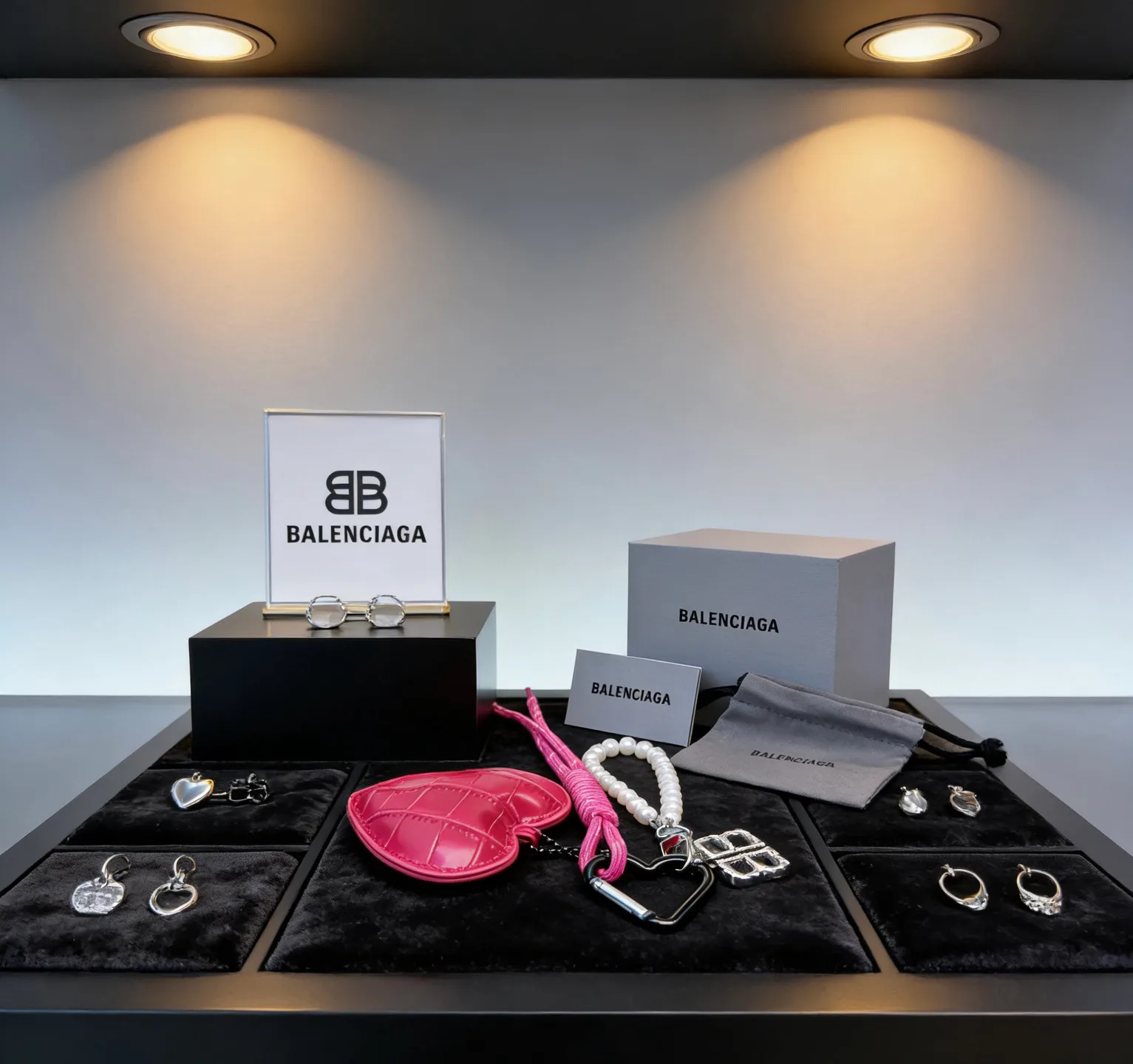 Ключницы Balenciaga 10890831