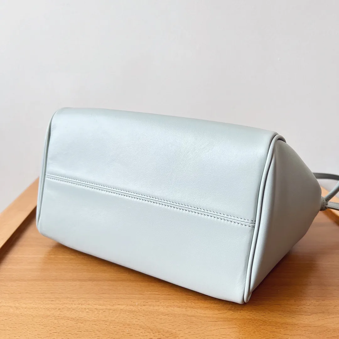 Классические Сумки Женские Celine 11692427