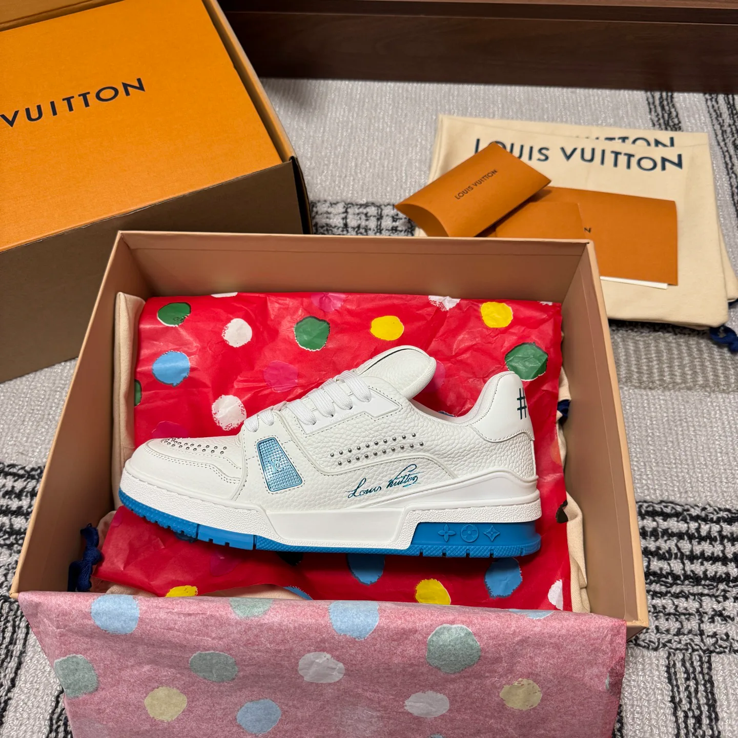 Кроссовки Женские Louis Vuitton 1546815