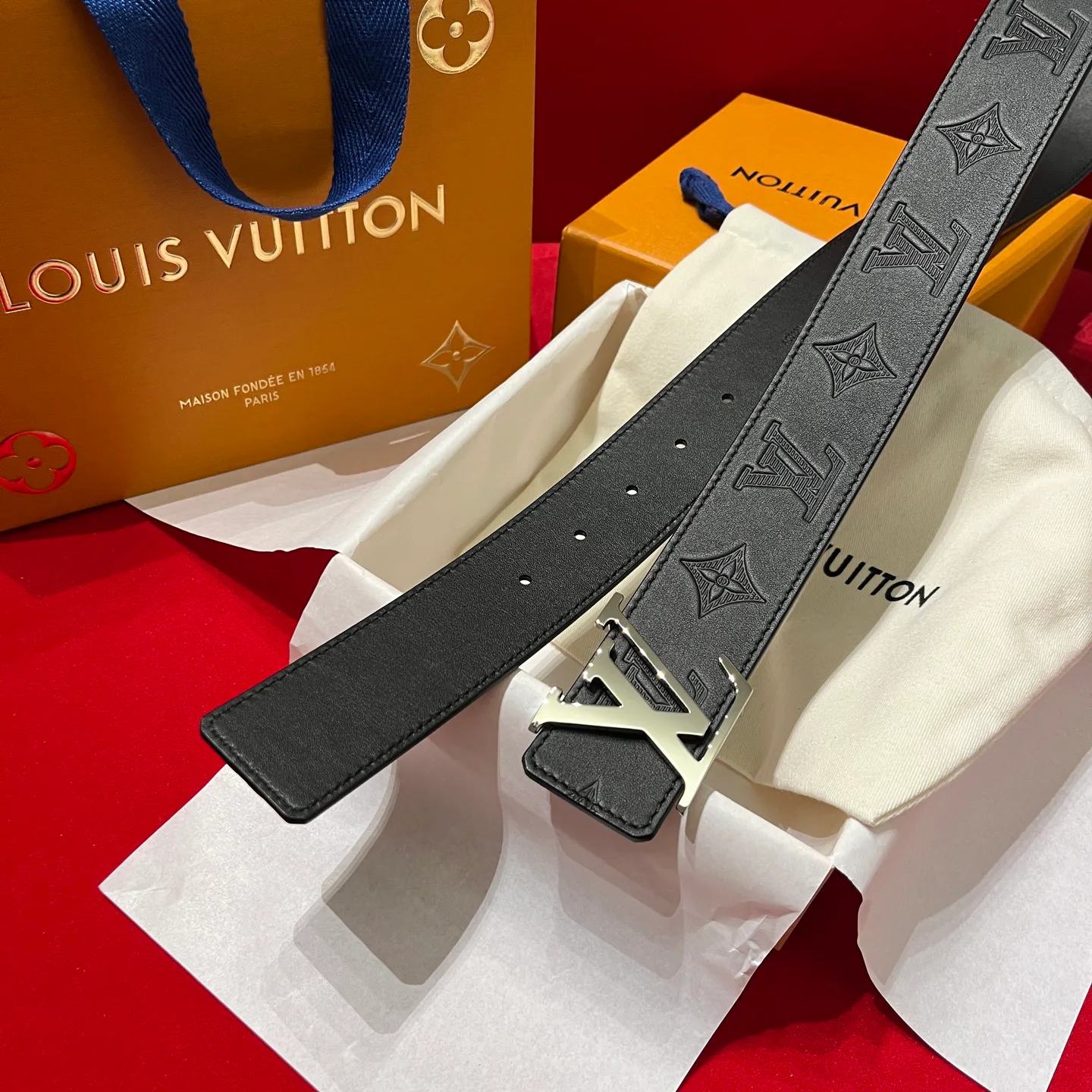 Ремни Louis Vuitton 17645350