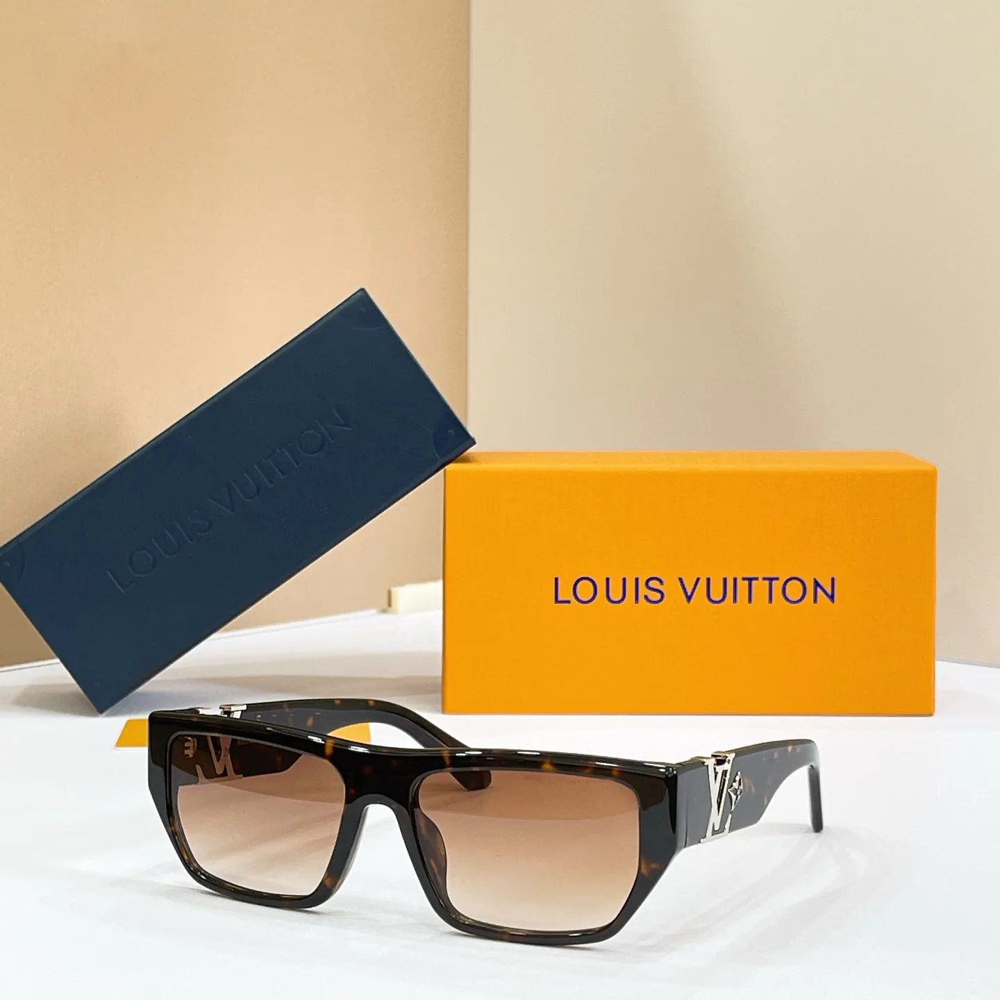 Очки Louis Vuitton 17495878