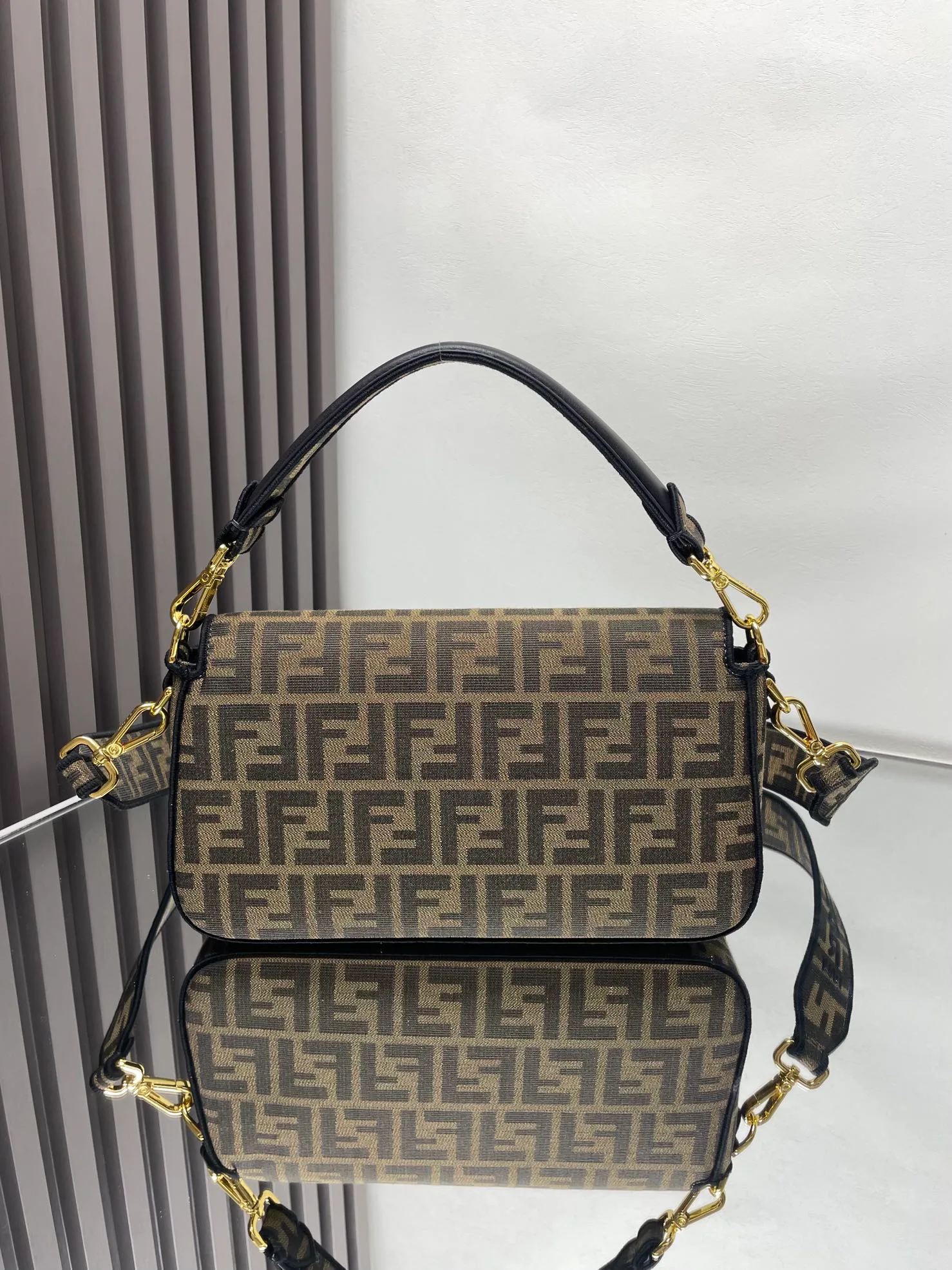 Классические Сумки Женские Fendi 13546249