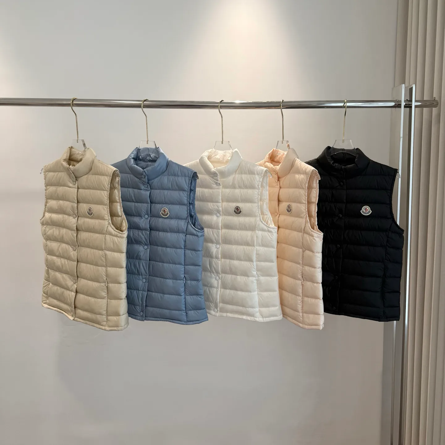 Жилеты Женские Moncler 18723706