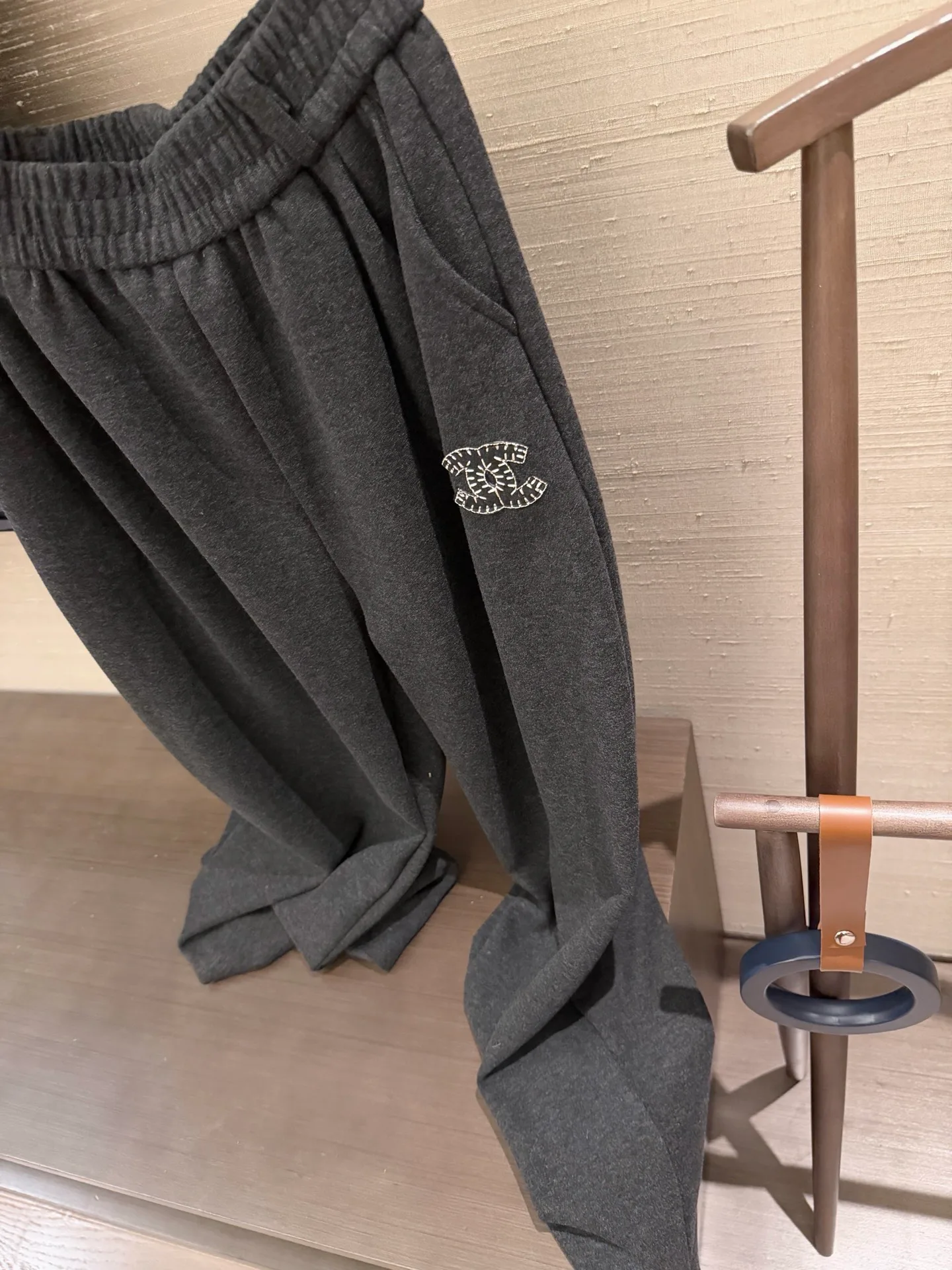 Брюки Женские Chanel 19056029